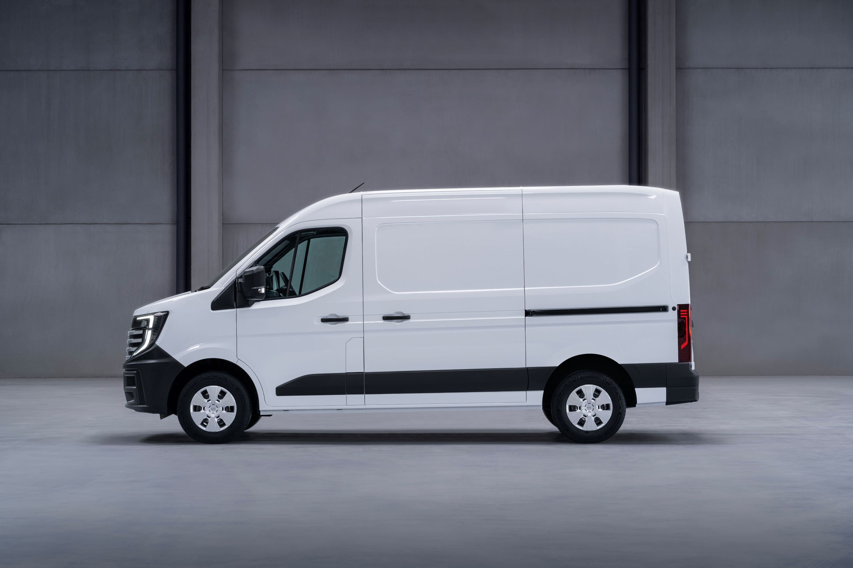 Nissan Interstar 2025 ICE Venstre Side