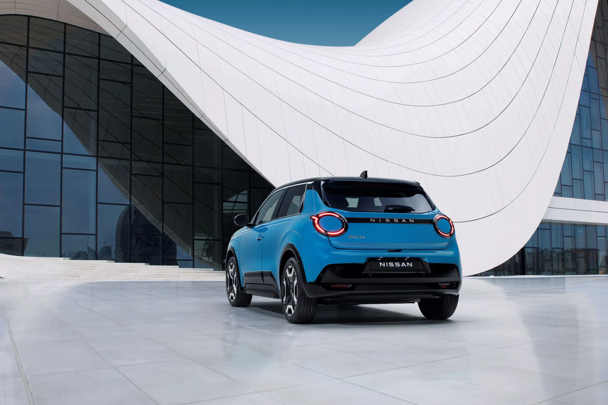 Nissan MICRA 2025 Electric Bagfra Bygning