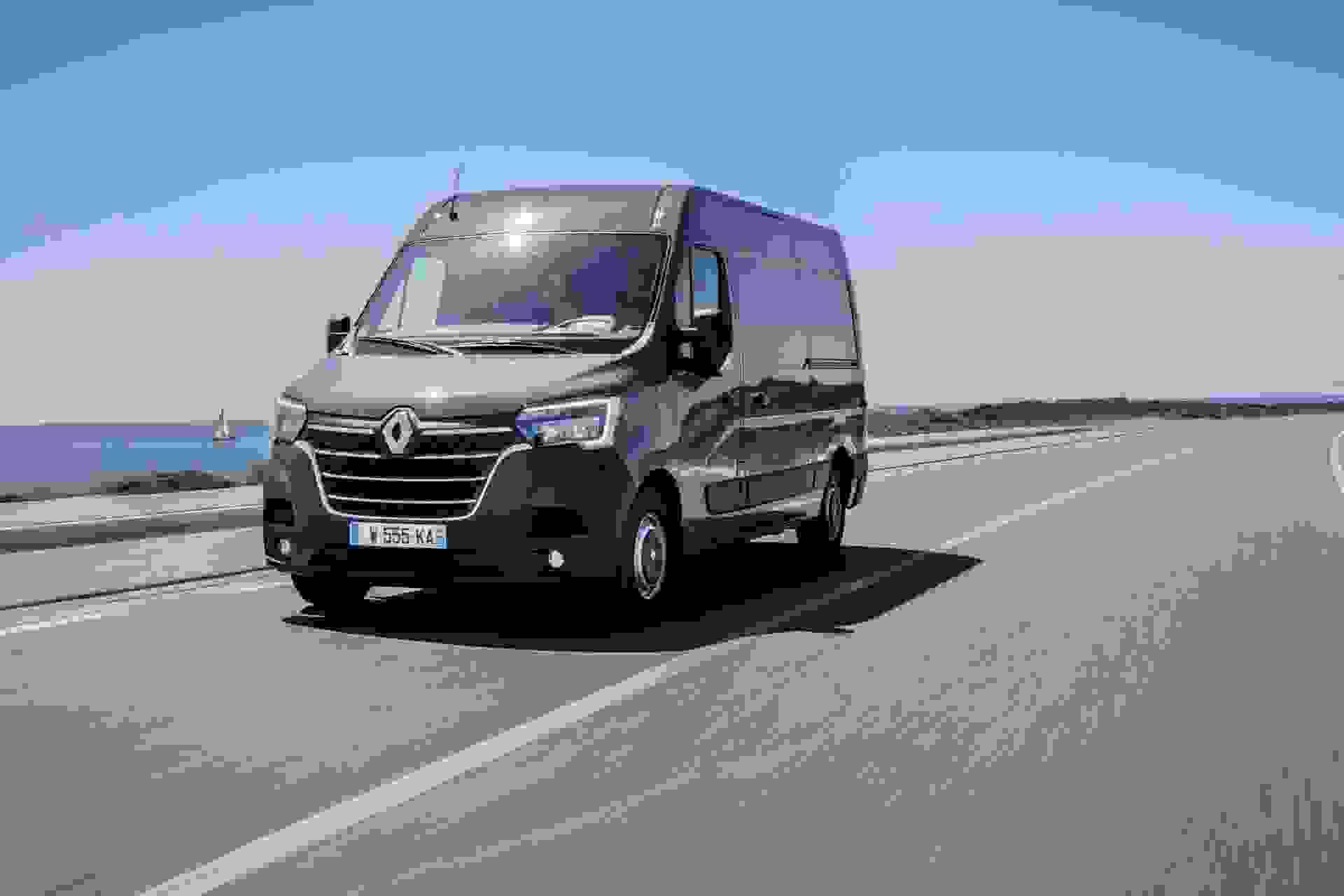 2 2019 New Renault MASTER Press Tests In Portugal