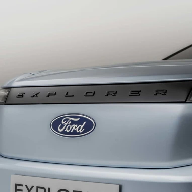 Ford Elektrisk Explorer 2023 Studie Front Taet Paa