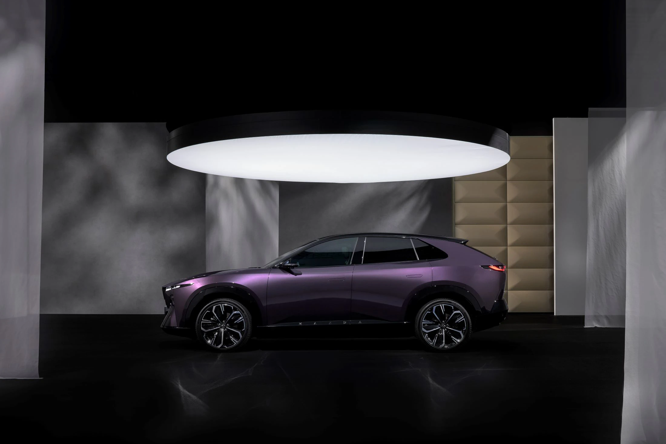 Mazda CX 6E 2026 Side