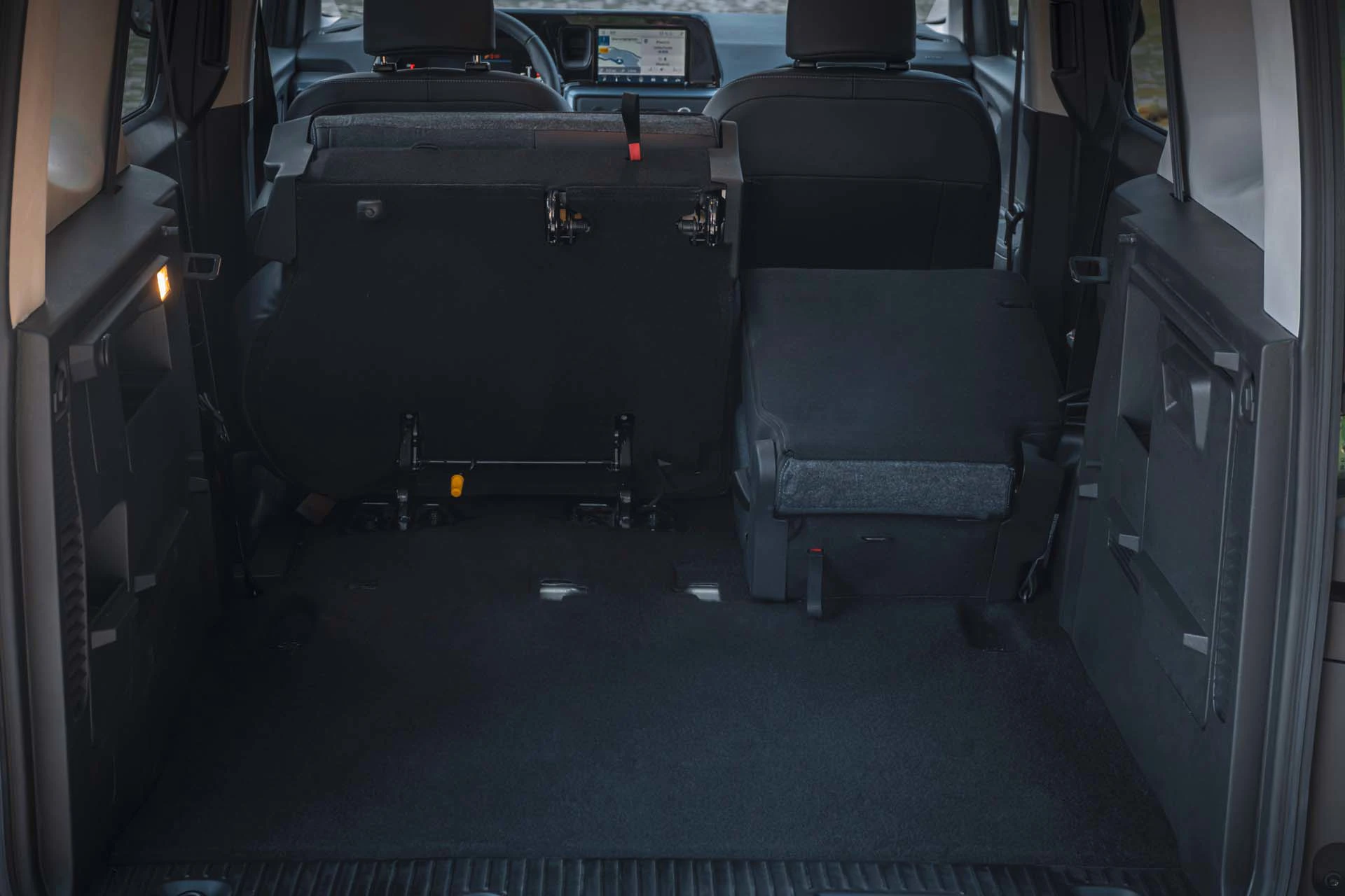 Ford E Tourneo Courier 2023 Bagagerum