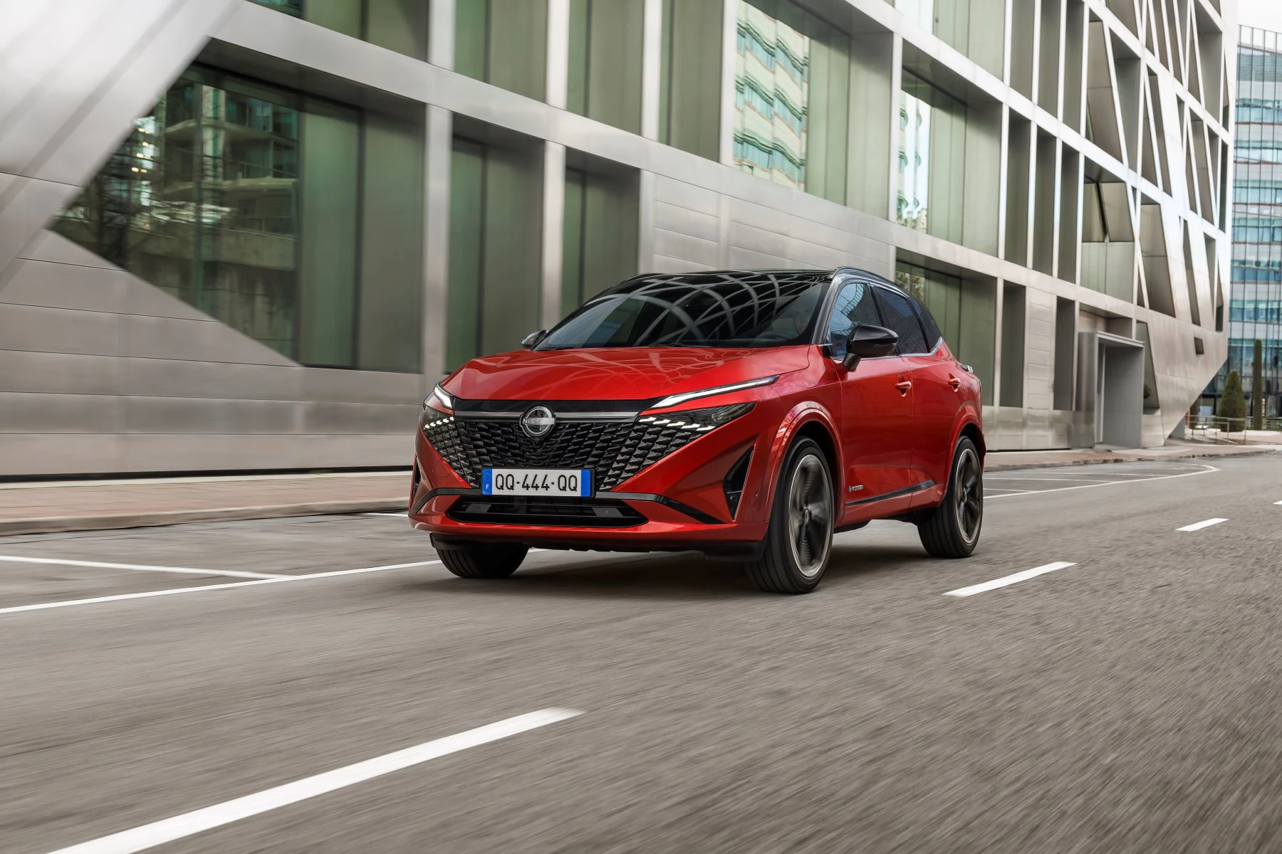 Nissan Qashqai 2024 Skraa Forfra Venstre