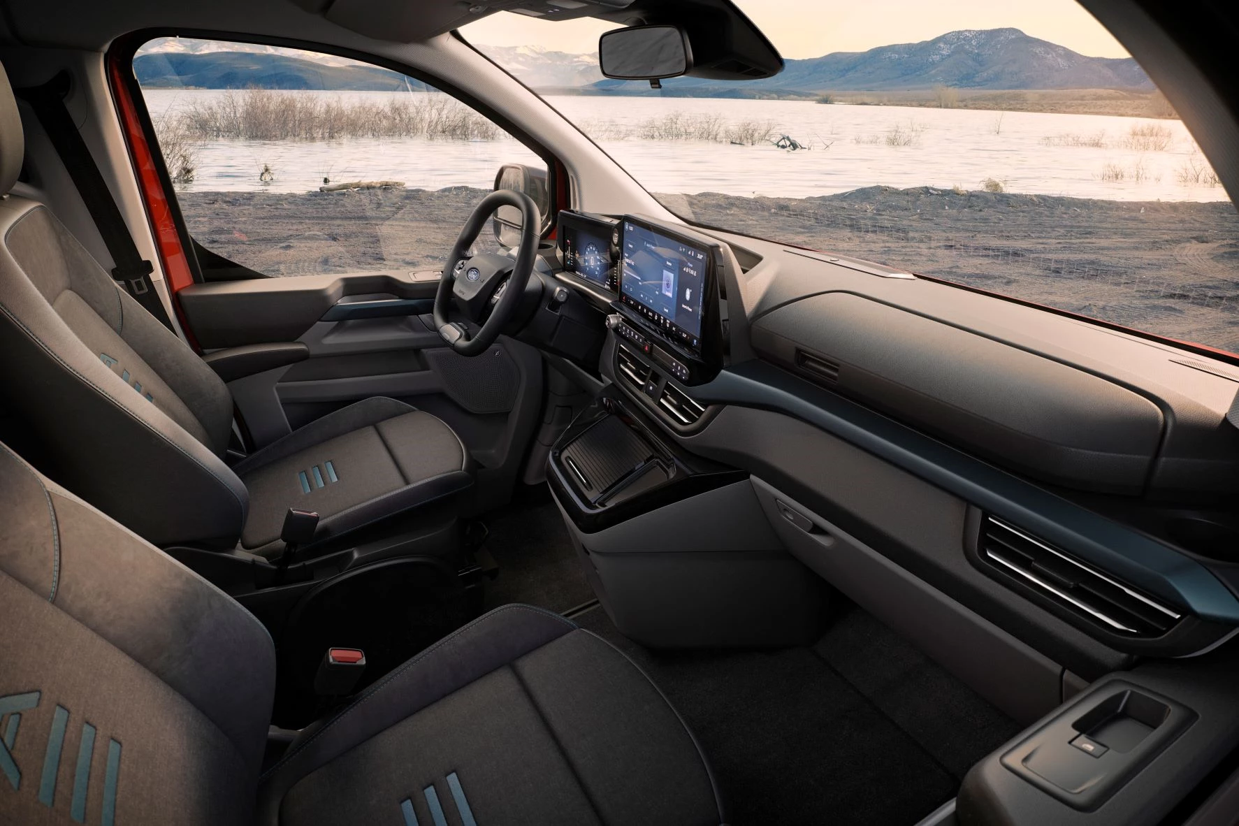 Ford Tourneo Custom 2022 Active Interior