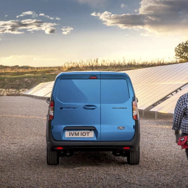 Ford E Transit Courier 2023 Bagfra