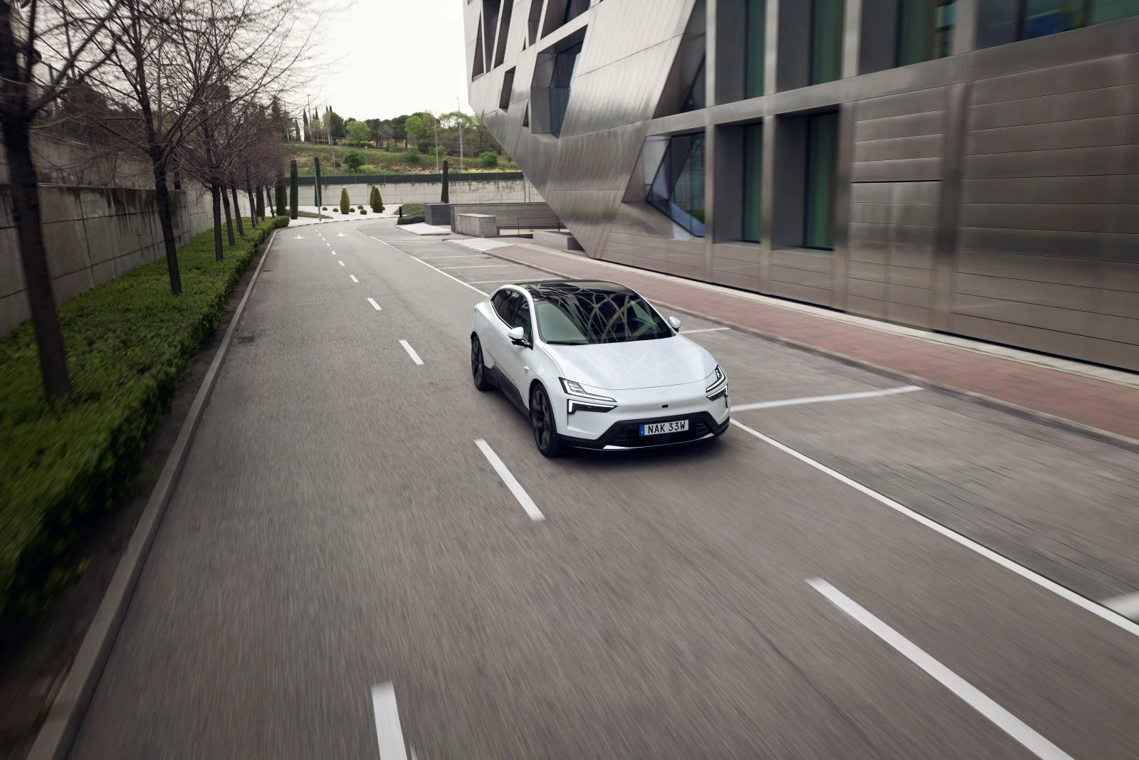 Polestar 4 2025 Koerende Oppe Forfra