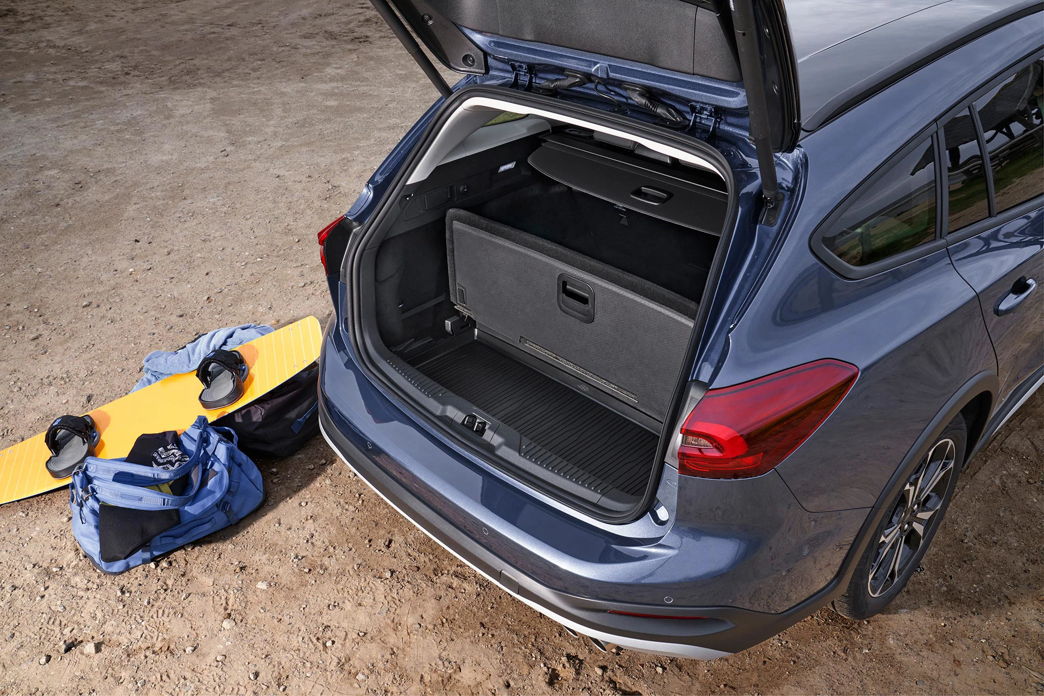 2021 FORD FOCUS ACTIVE LOADSPACE 01 LOW