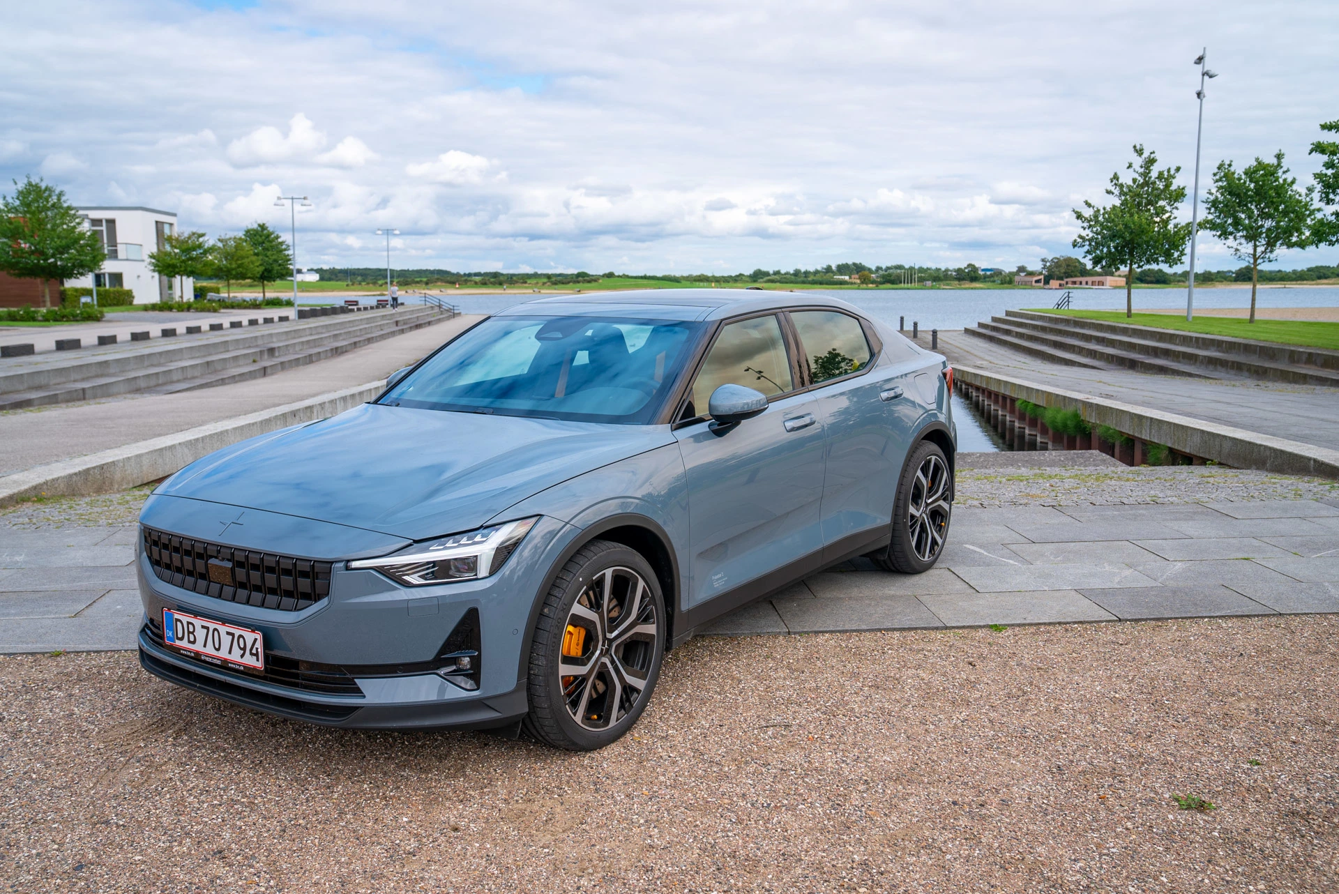 Polestar2 Lowres
