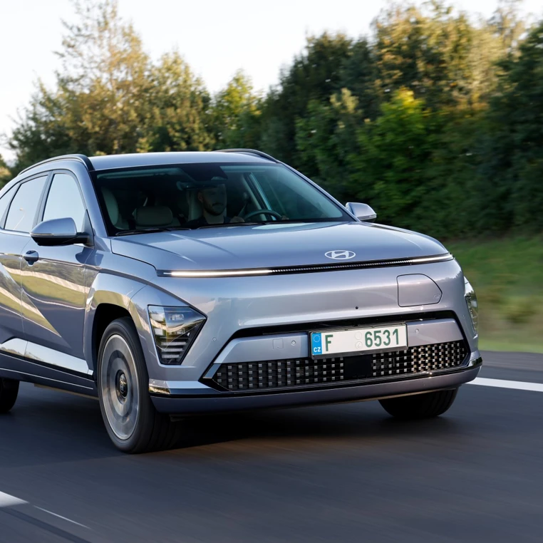 Hyundai Kona Electric 2025 Koerende Forfra