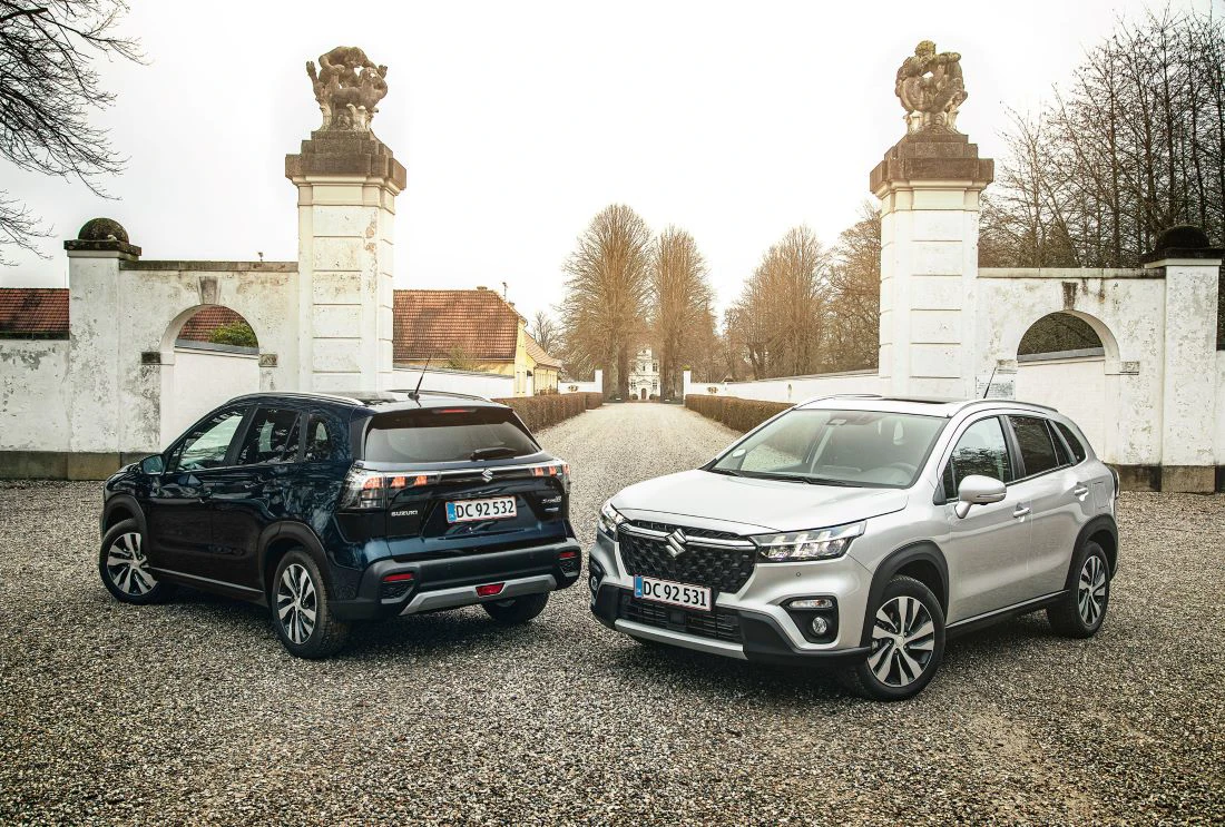 Suzuki S Cross 2025 Blaa Og Soelv