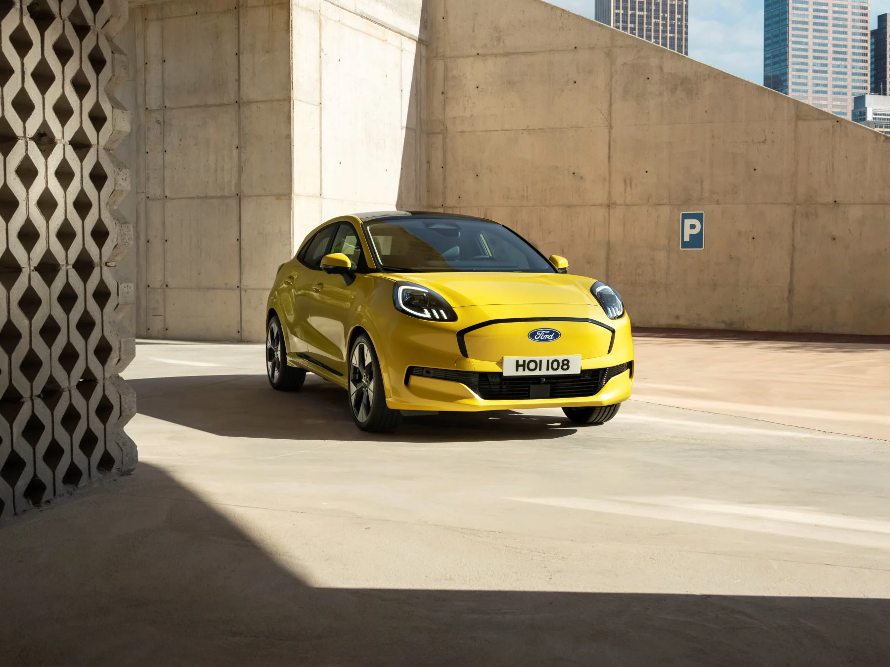 Ford Puma Gen E Elektrisk 2024 Skraa Forfra Parkeret