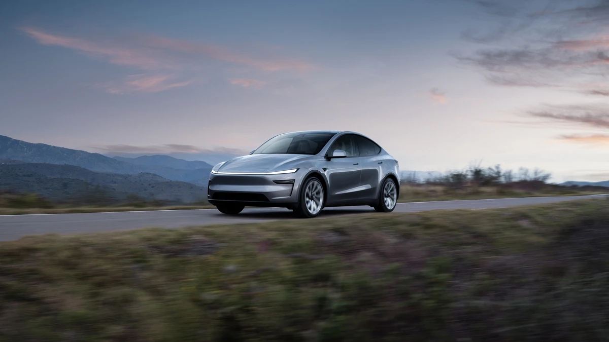 Tesla Y 2025 V Side