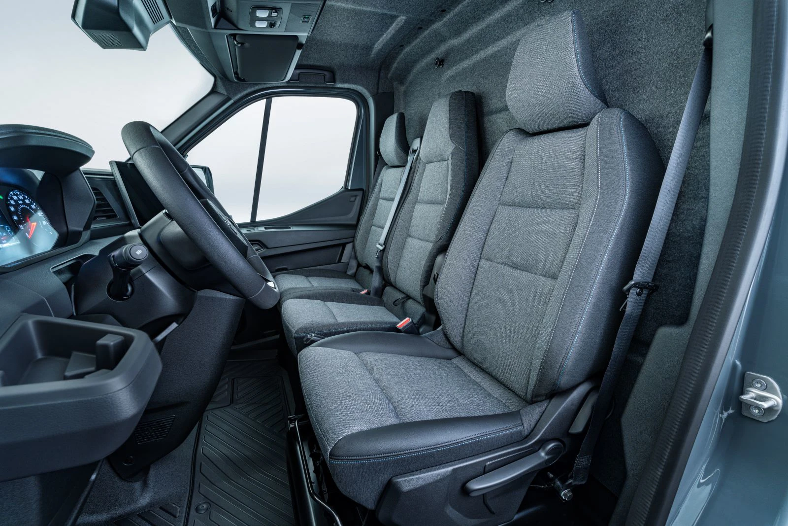 Nissan Interstar 2025 Forsaeder Fra Siden