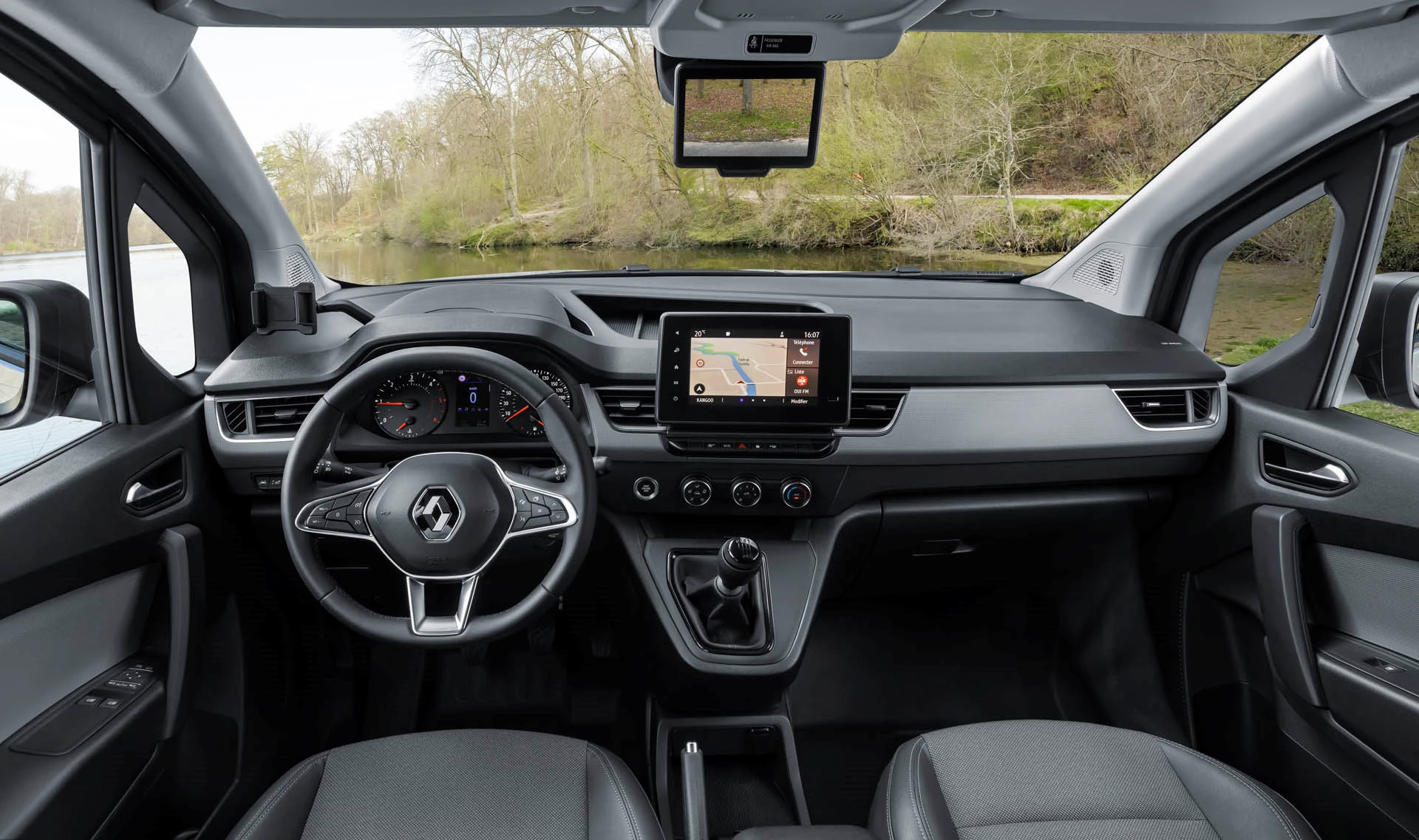 2021 New Renault Kangoo Van Tests Drive (6)