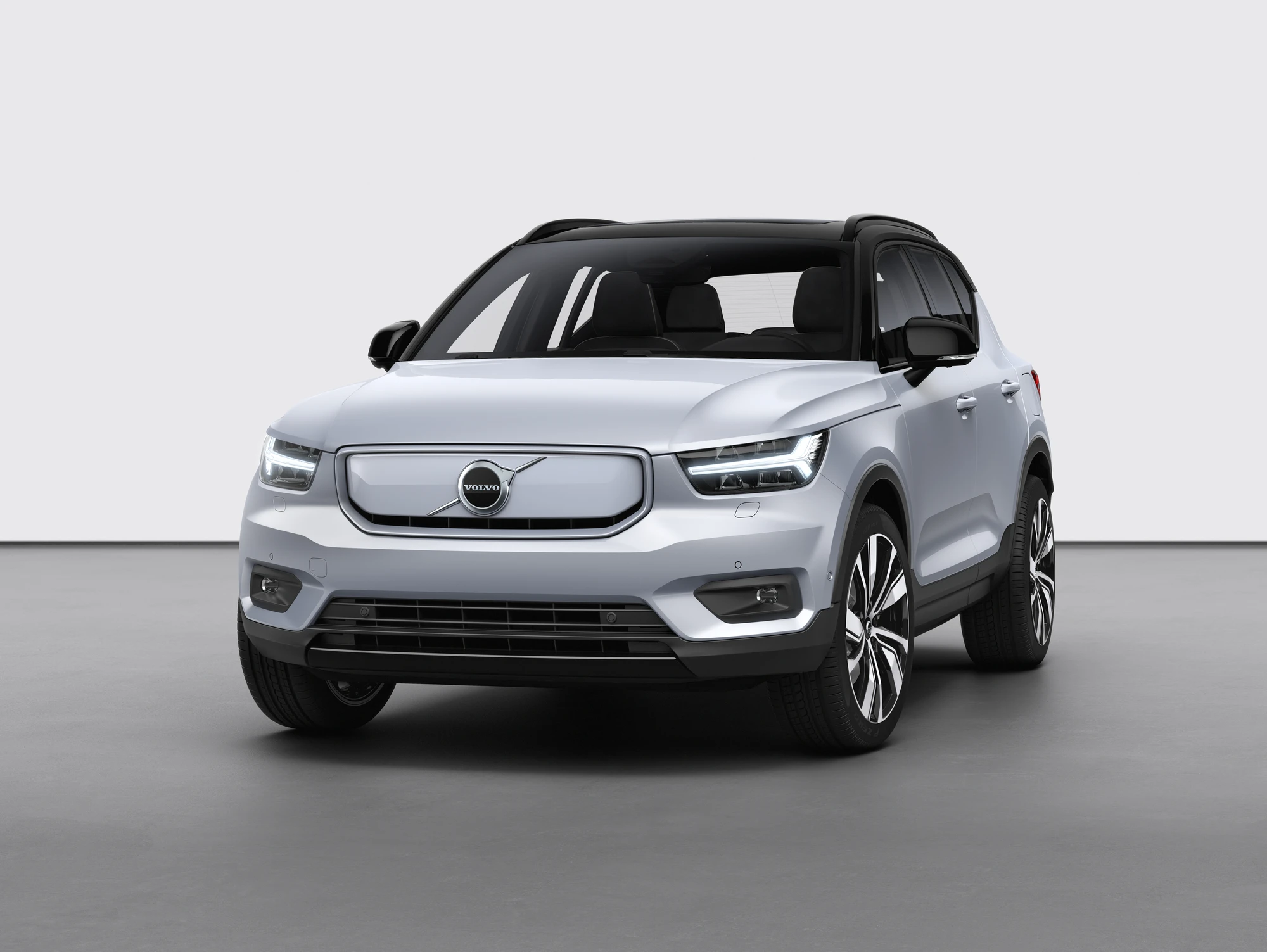 Volvo Xc40recharge Twinengine Forfra