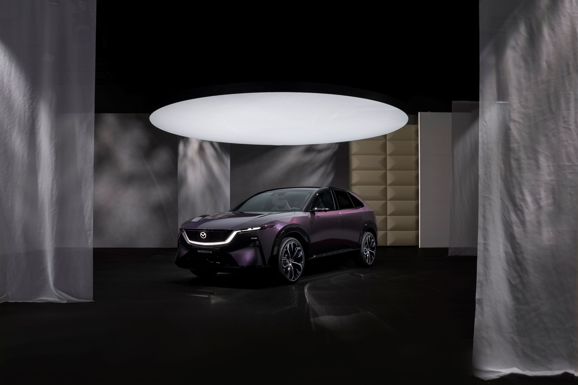 Mazda CX 6E 2026 Forfra Skraa