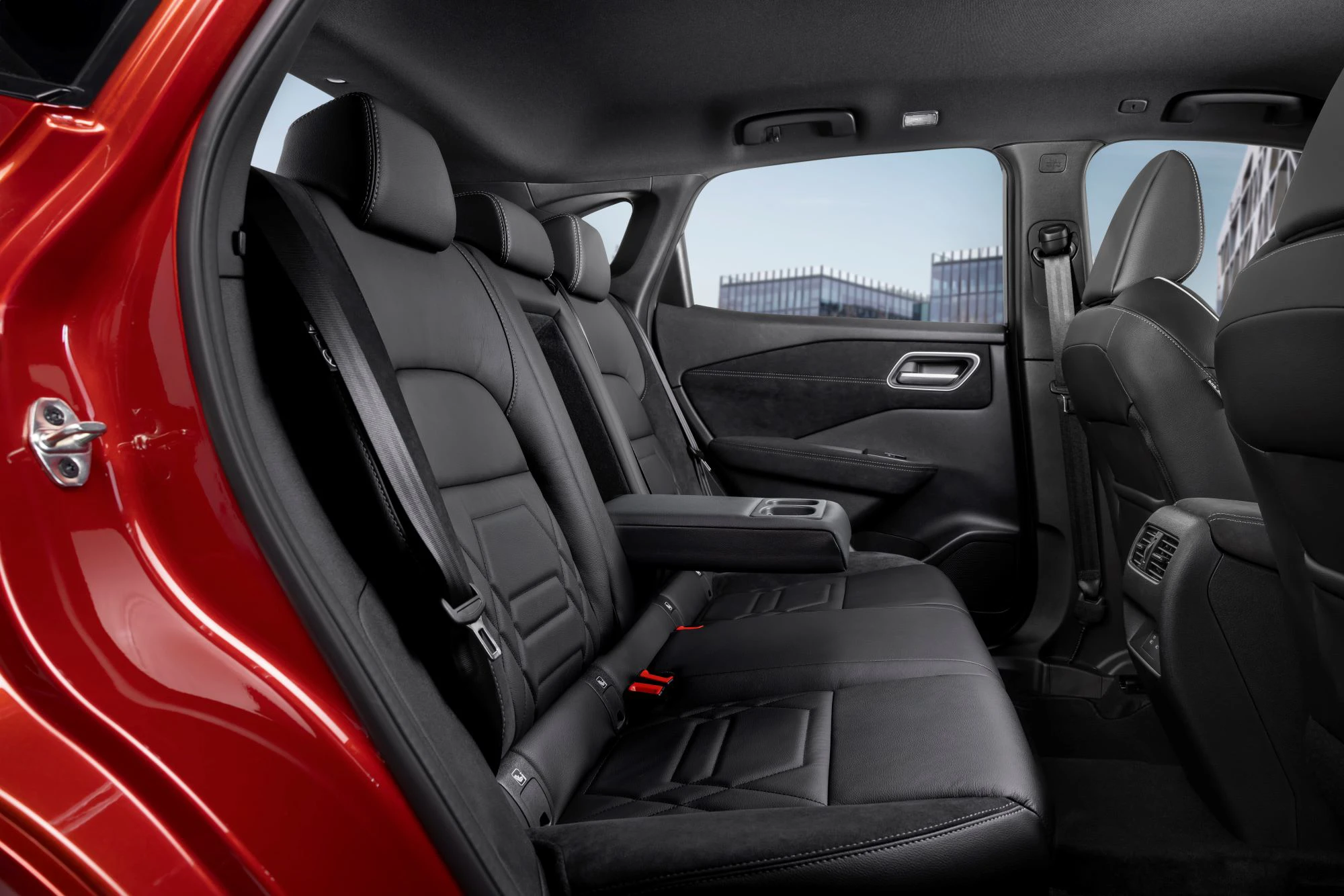 Nissan Qashqai 2024 Bagsaeder (1)