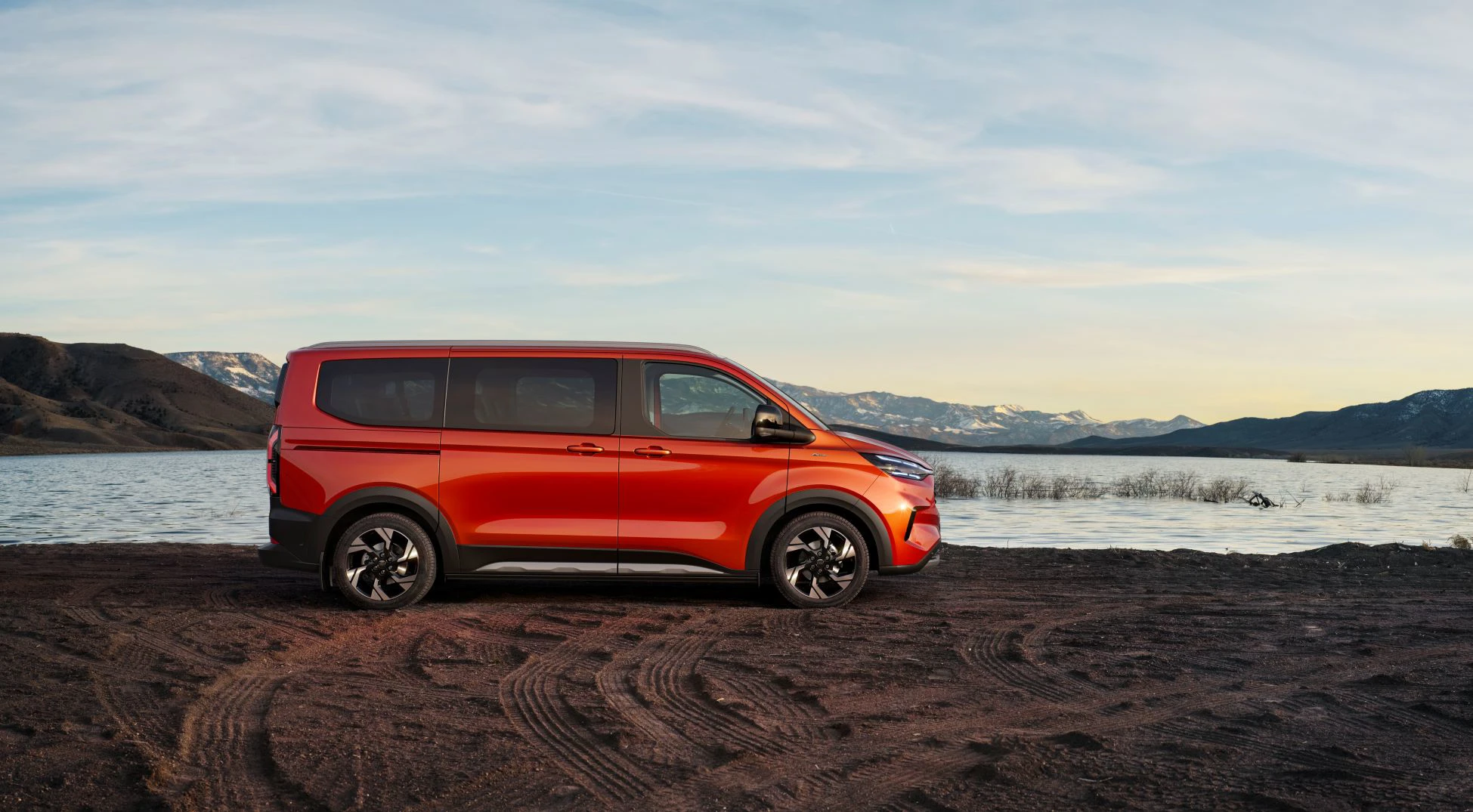 Ford Tourneo Custom 2022 Active Fra Siden