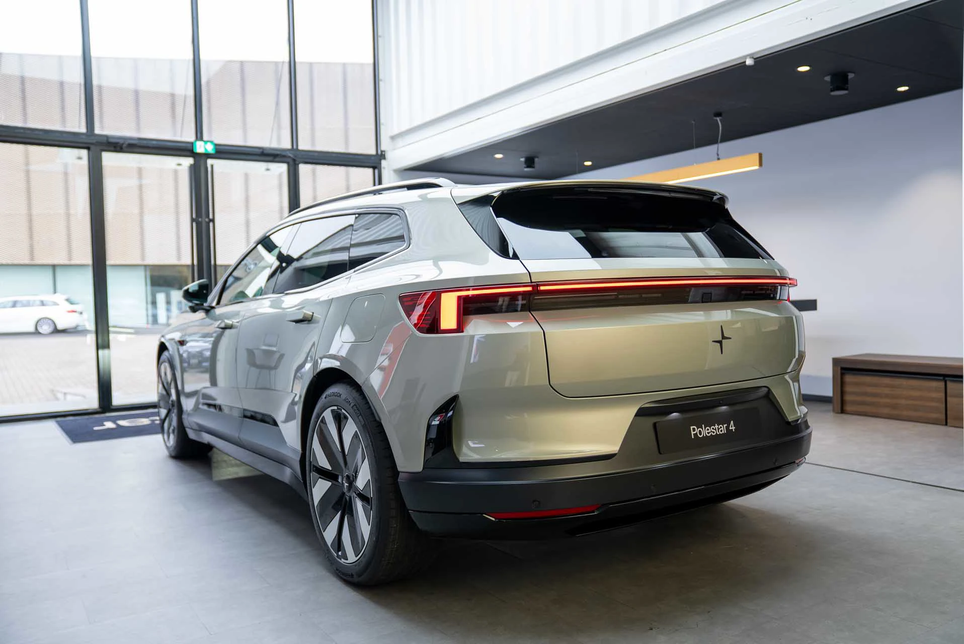 Bilguiden Polestar 4 SUV 4