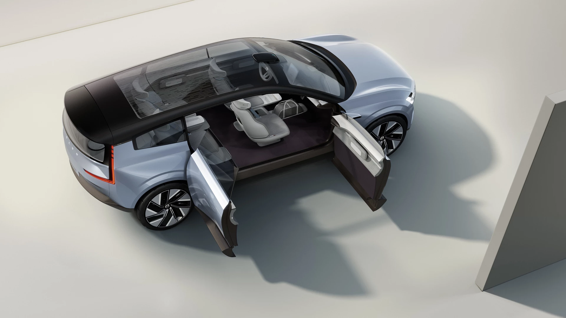 Volvo Concept Recharge Side