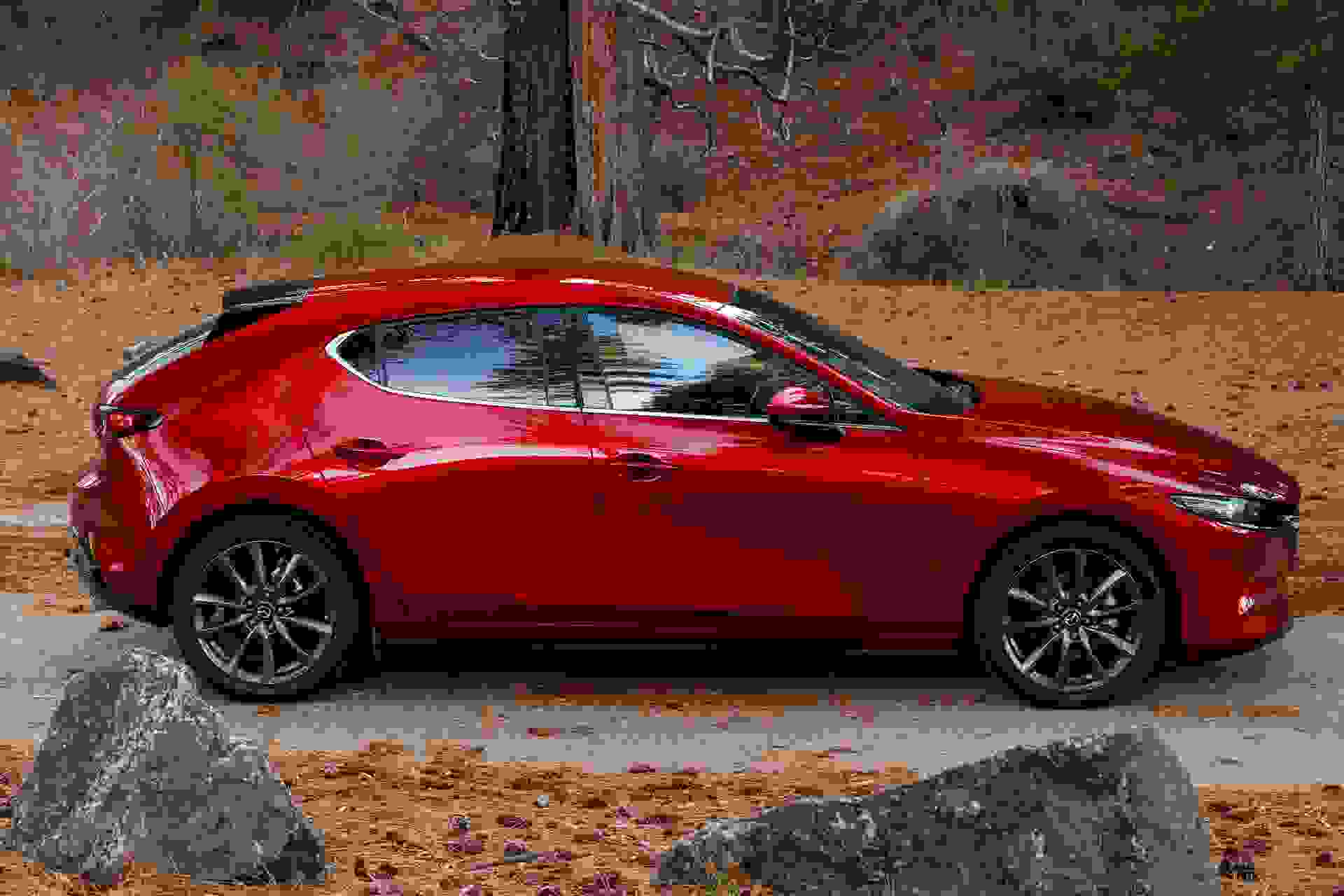 2019 Mazda3 Hatchback 05 (1)