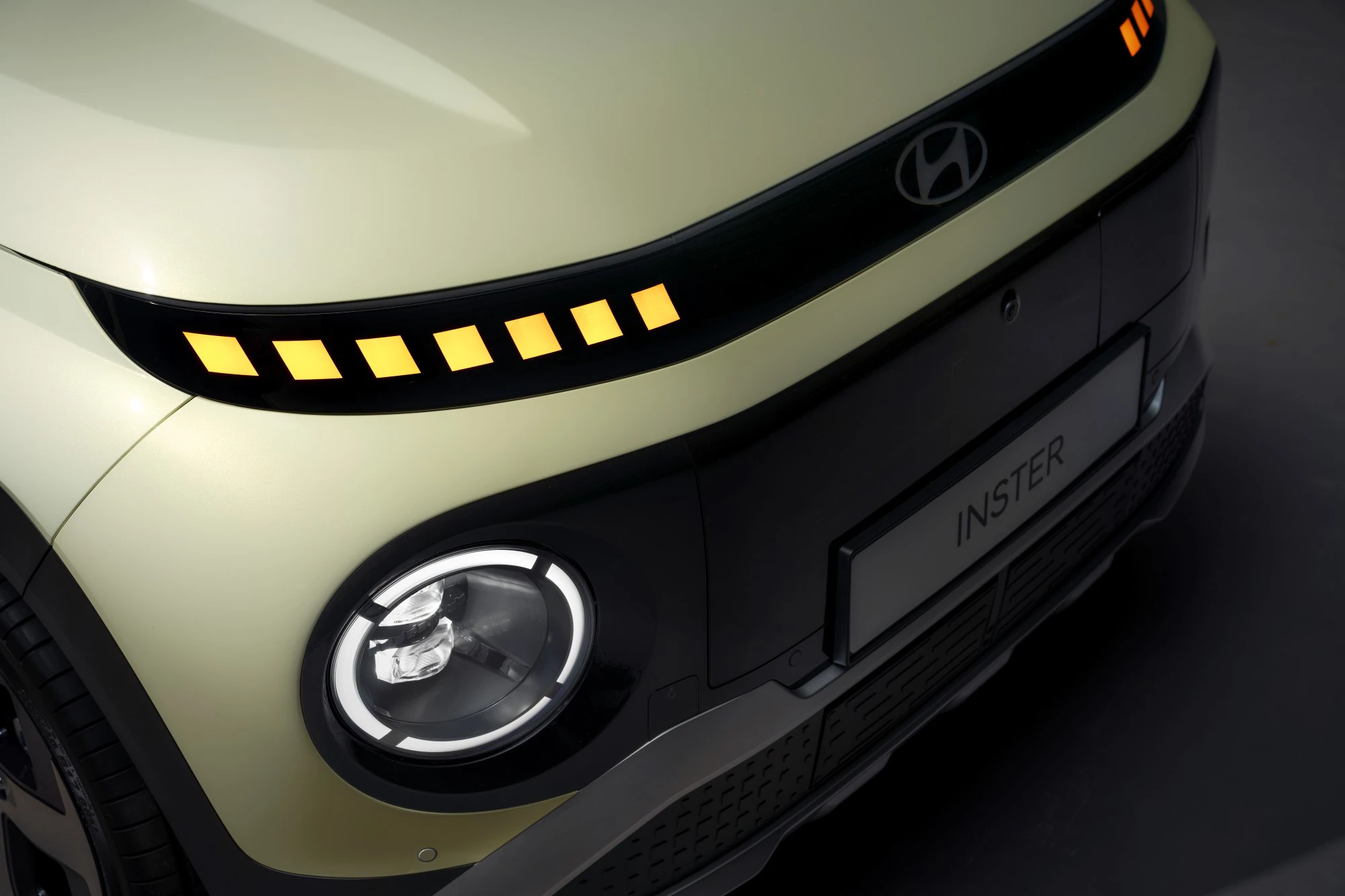 Hyundai INSTER 2025 Lys