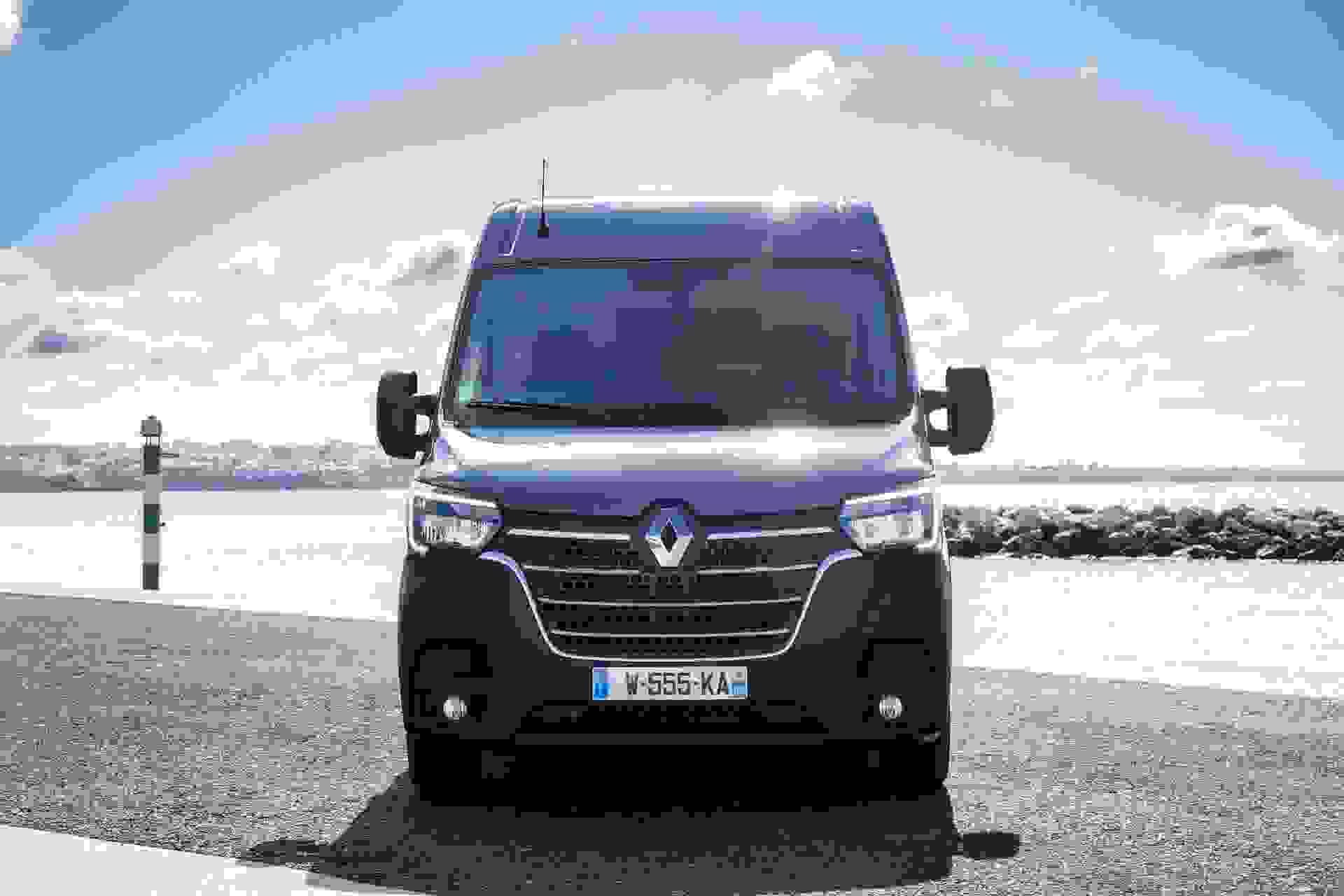 9 2019 New Renault MASTER Press Tests In Portugal