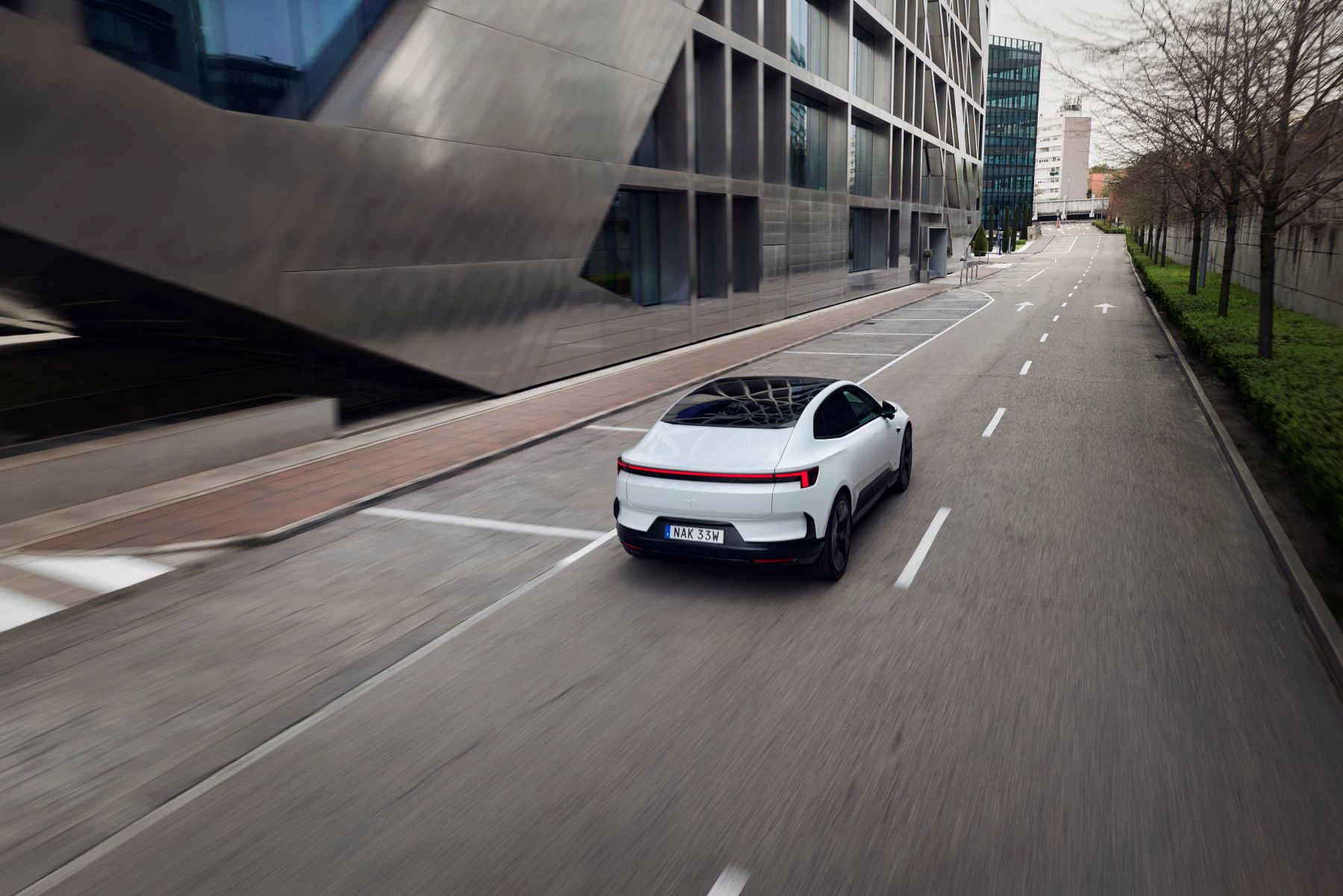 Polestar 4 2025 Koerende Oppe Bagfra