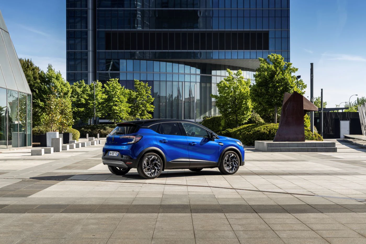 Renault Captur 2024 Esprit Alpine Iron Blue Skraa Bagfra Afstand