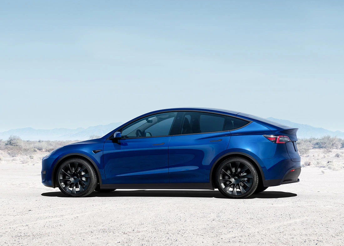 Tesla 2022 Model Y Siden 2