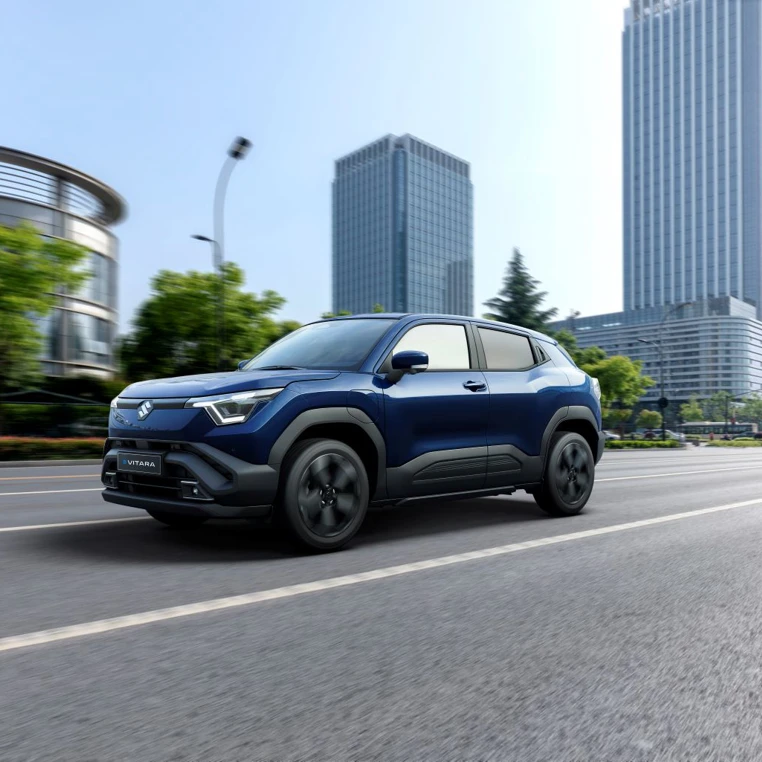 Suzuki E VITARA 2025 Skraa Side