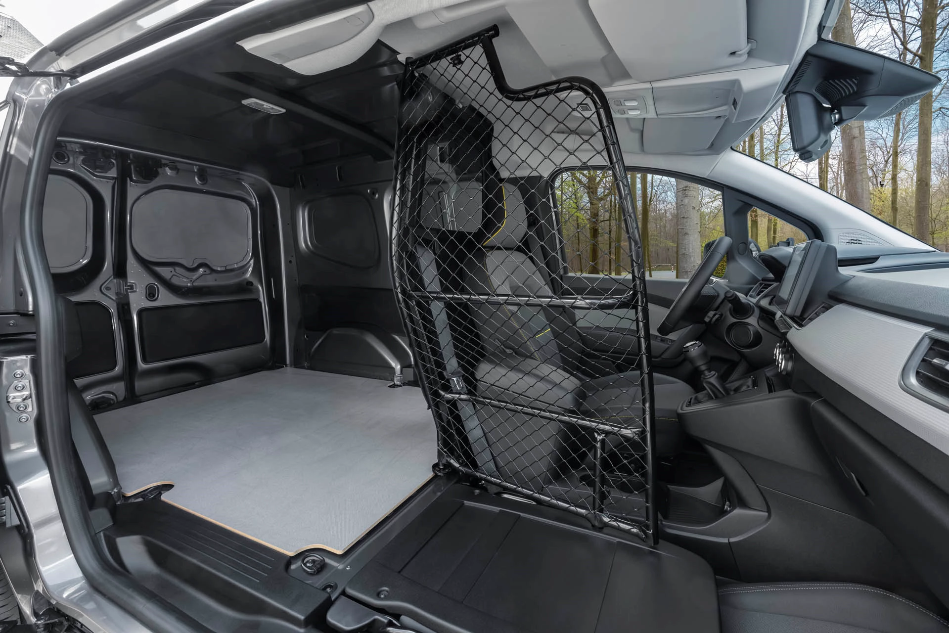 2021 New Renault Kangoo Van Tests Drive (5)