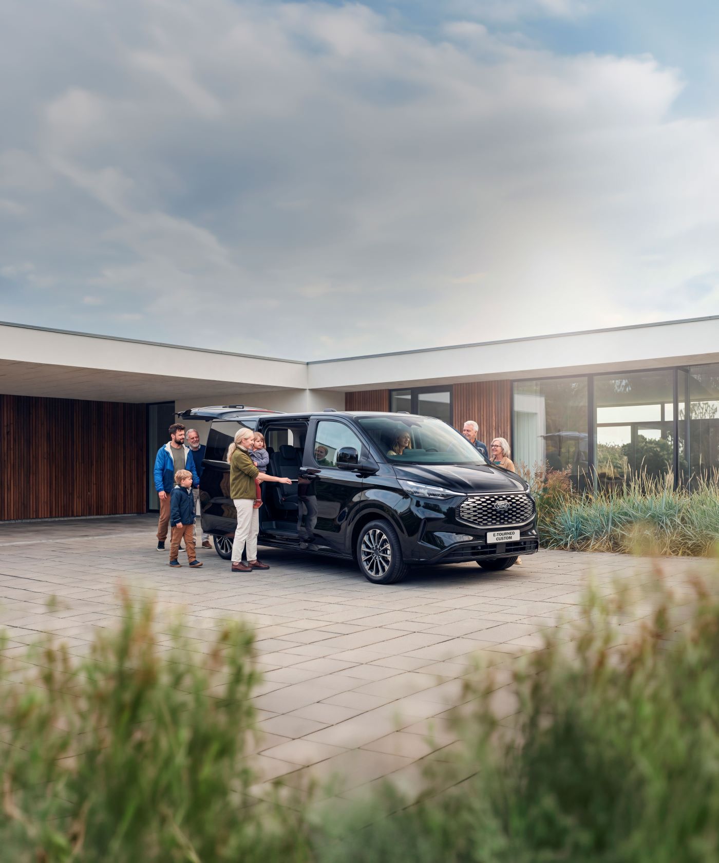 Ford E Tourneo Custom 2022 Parkeret Pakke