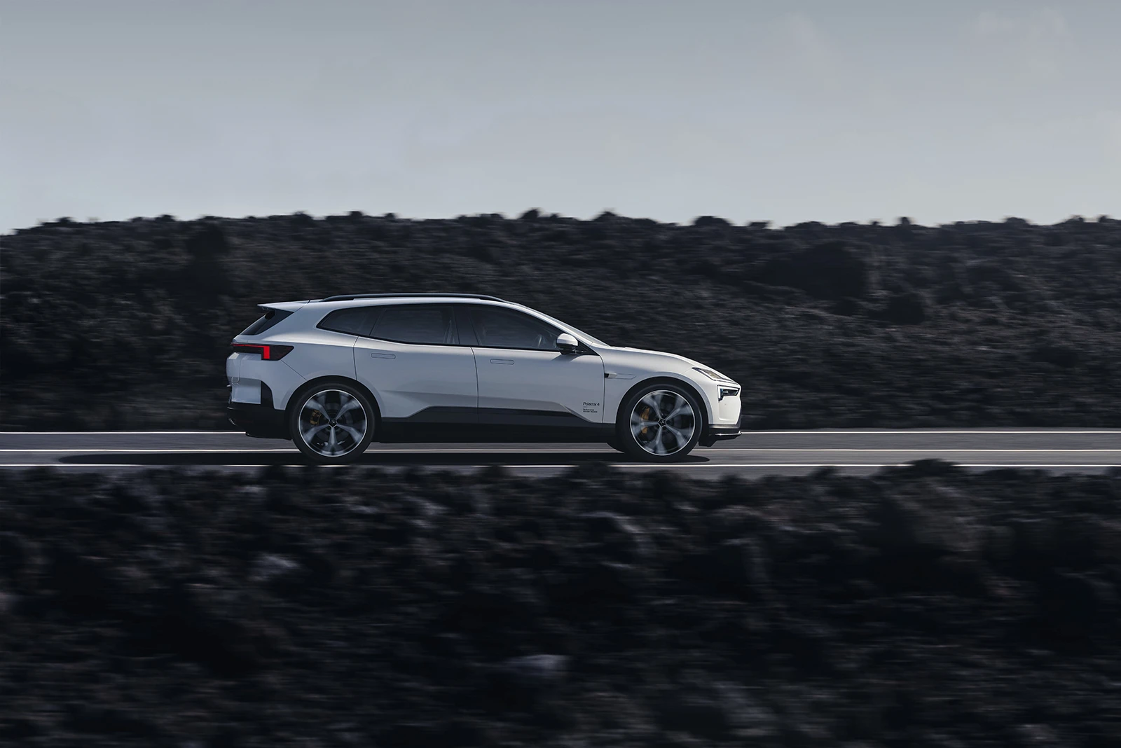 Polestar 4 SUV Fra Siden Kørende