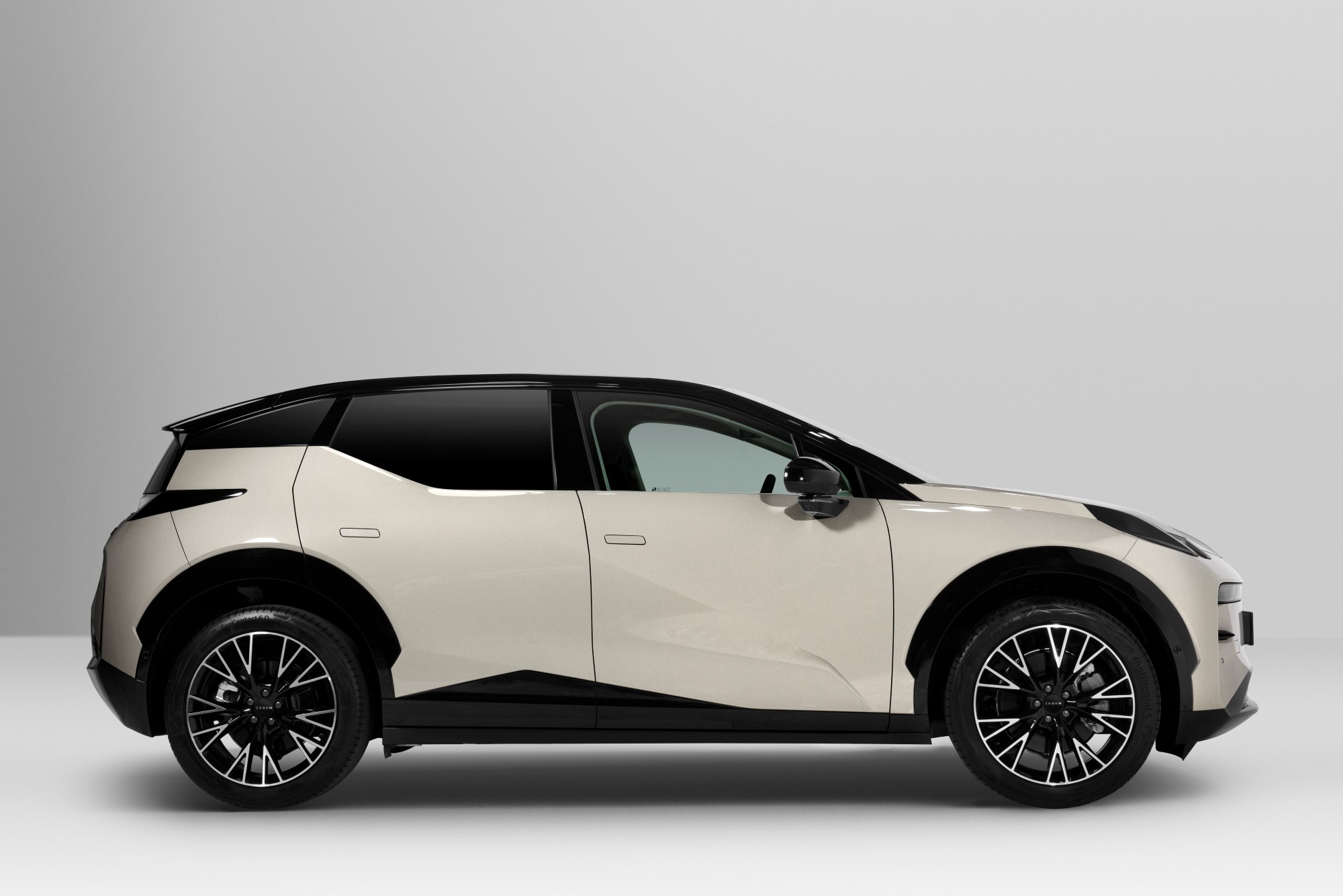 Zeekr X 2025 Studio Side