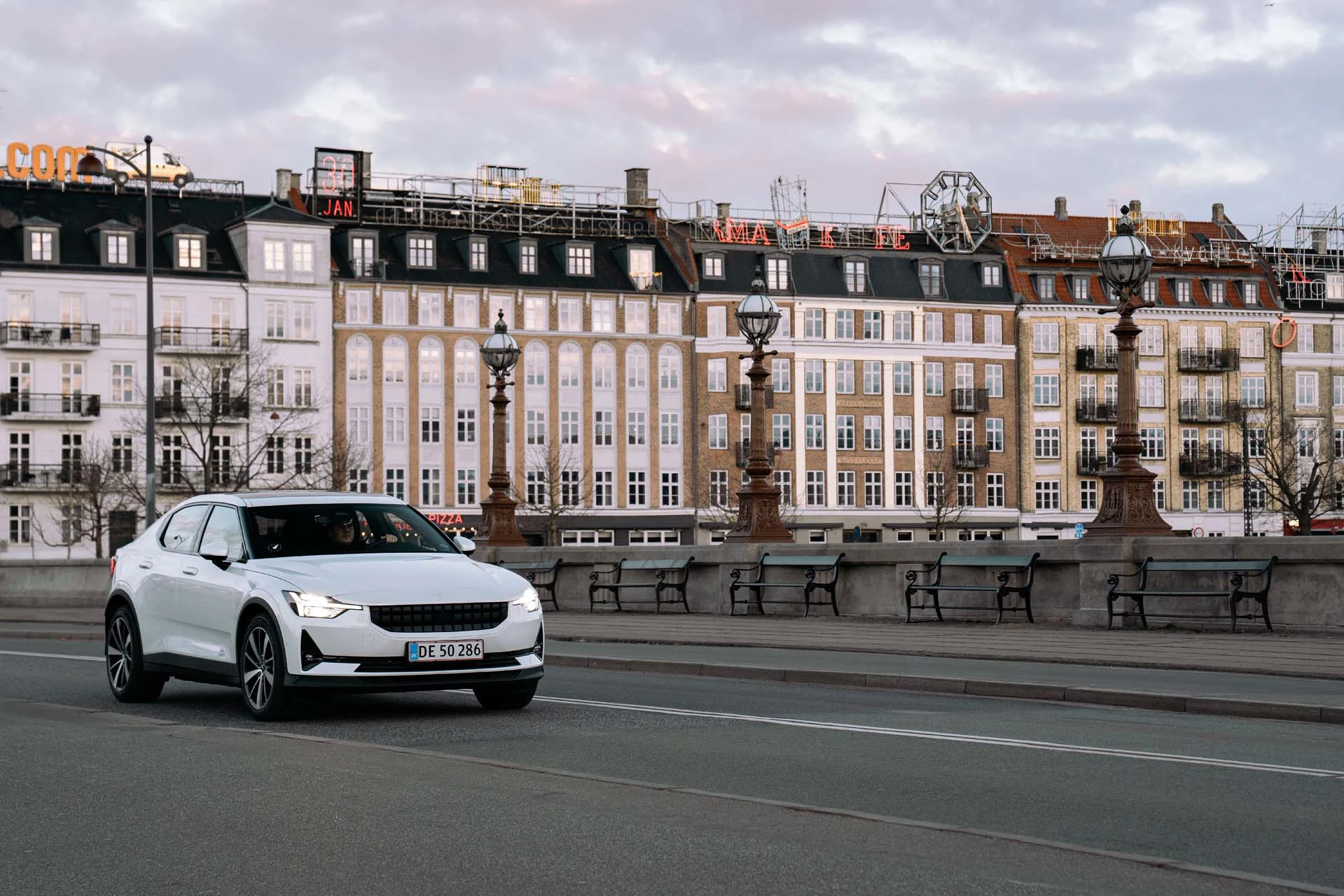 Polestar 2 2023 Koerende Fra Siden