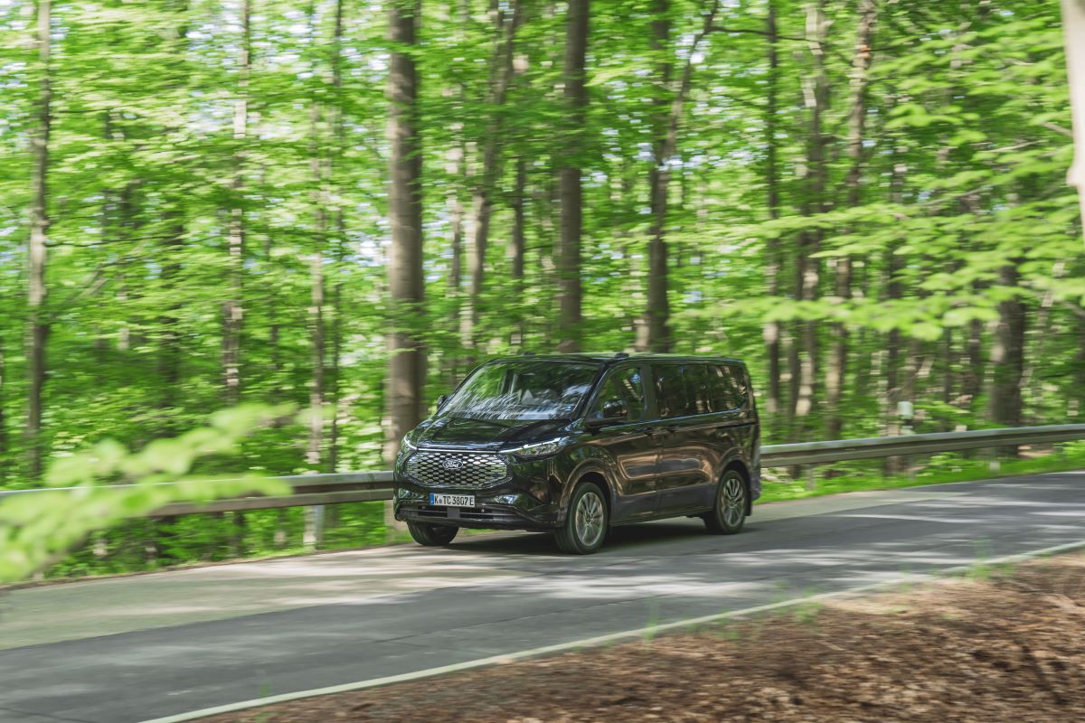Ford E Tourneo Custom 2022 Titanium X Forfra
