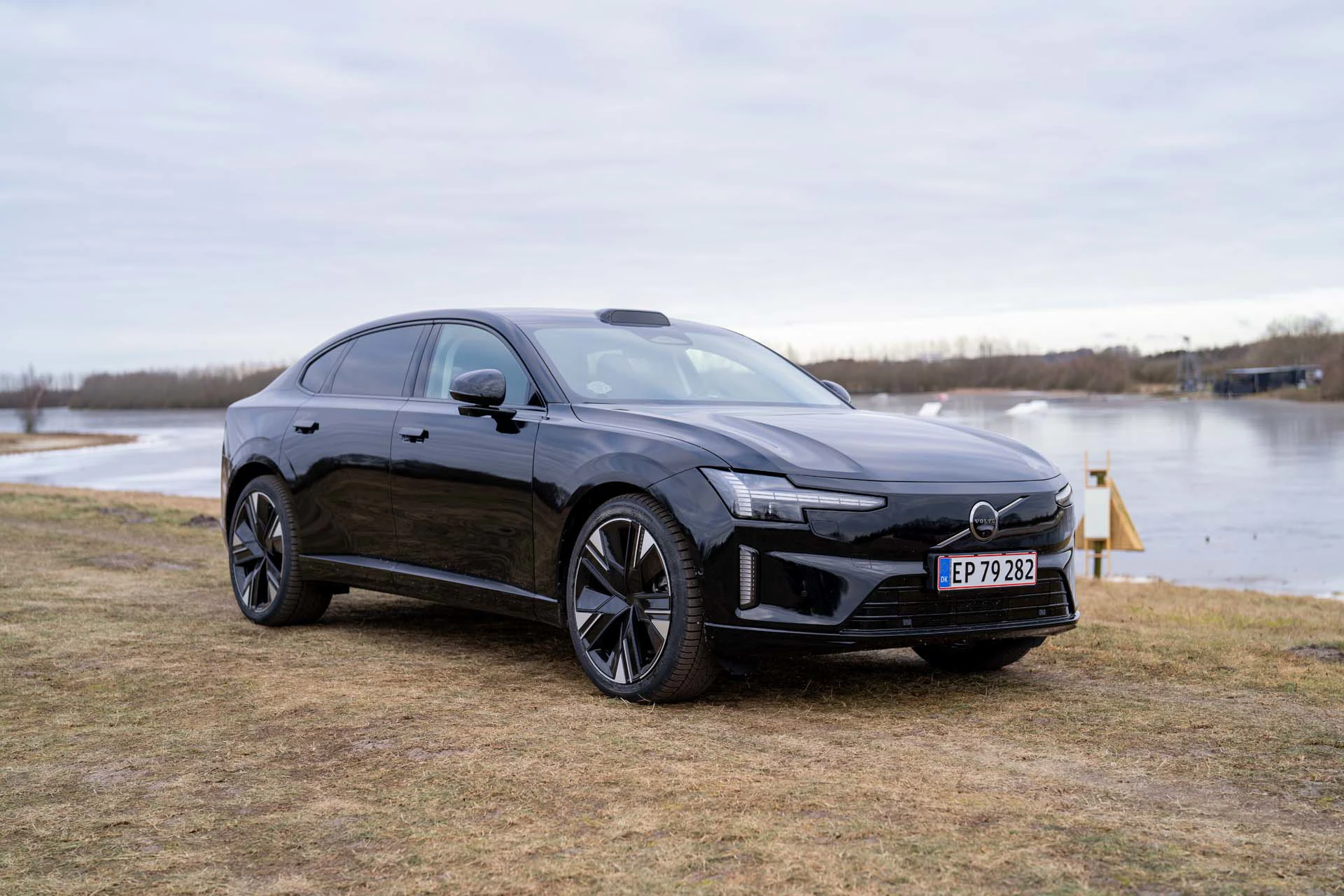 Bilguiden Volvo ES90 2