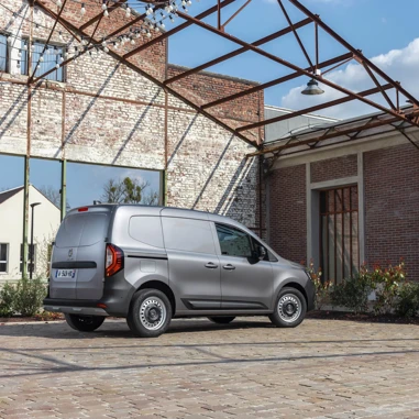 2021 New Renault Kangoo Van Tests Drive (8)