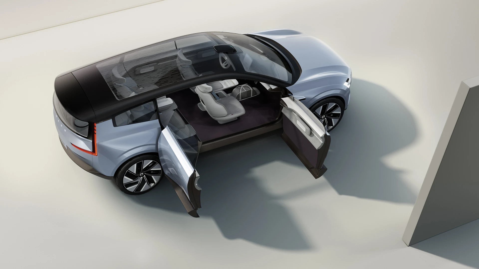 Volvo Concept Recharge Side