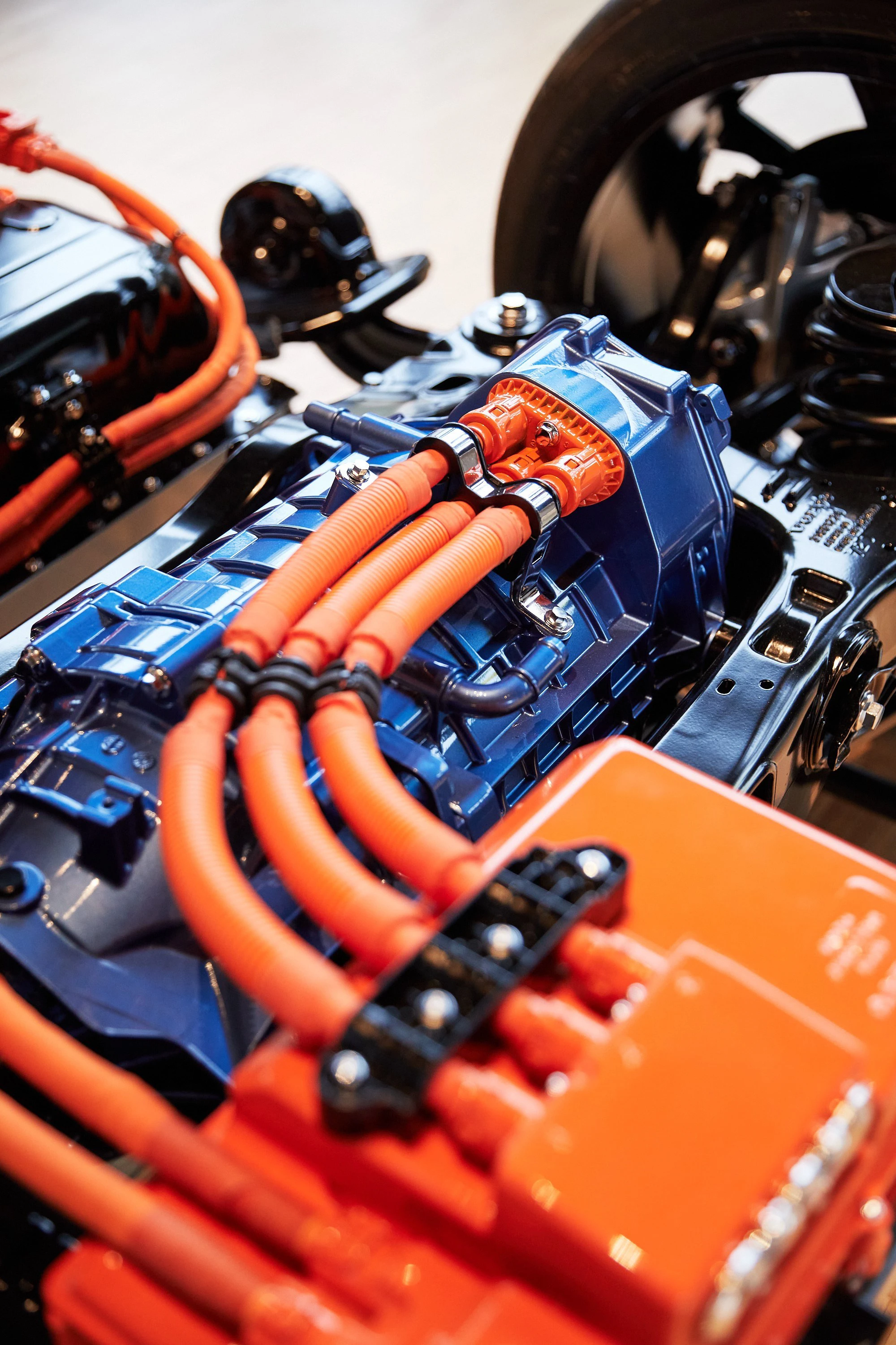 264254 Volvo Cars XC40 Recharge Drivetrain