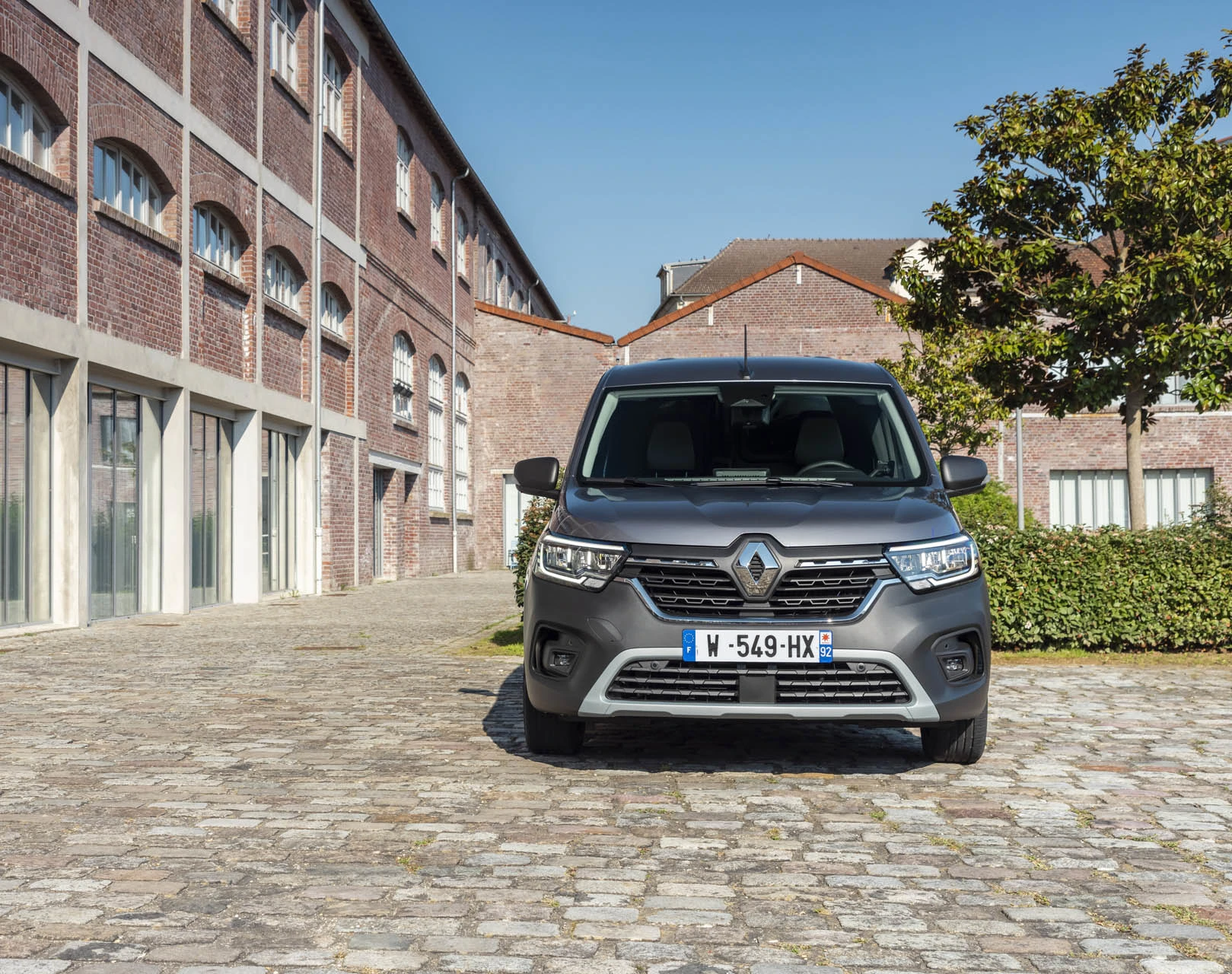 2021 New Renault Kangoo Van Tests Drive (3)