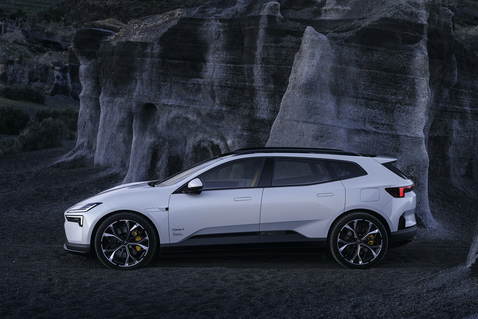 Polestar 4 SUV Fra Siden