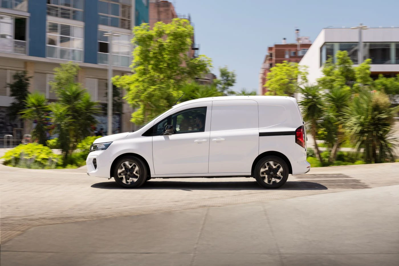 Nissan Townstar EV 2026 V Side