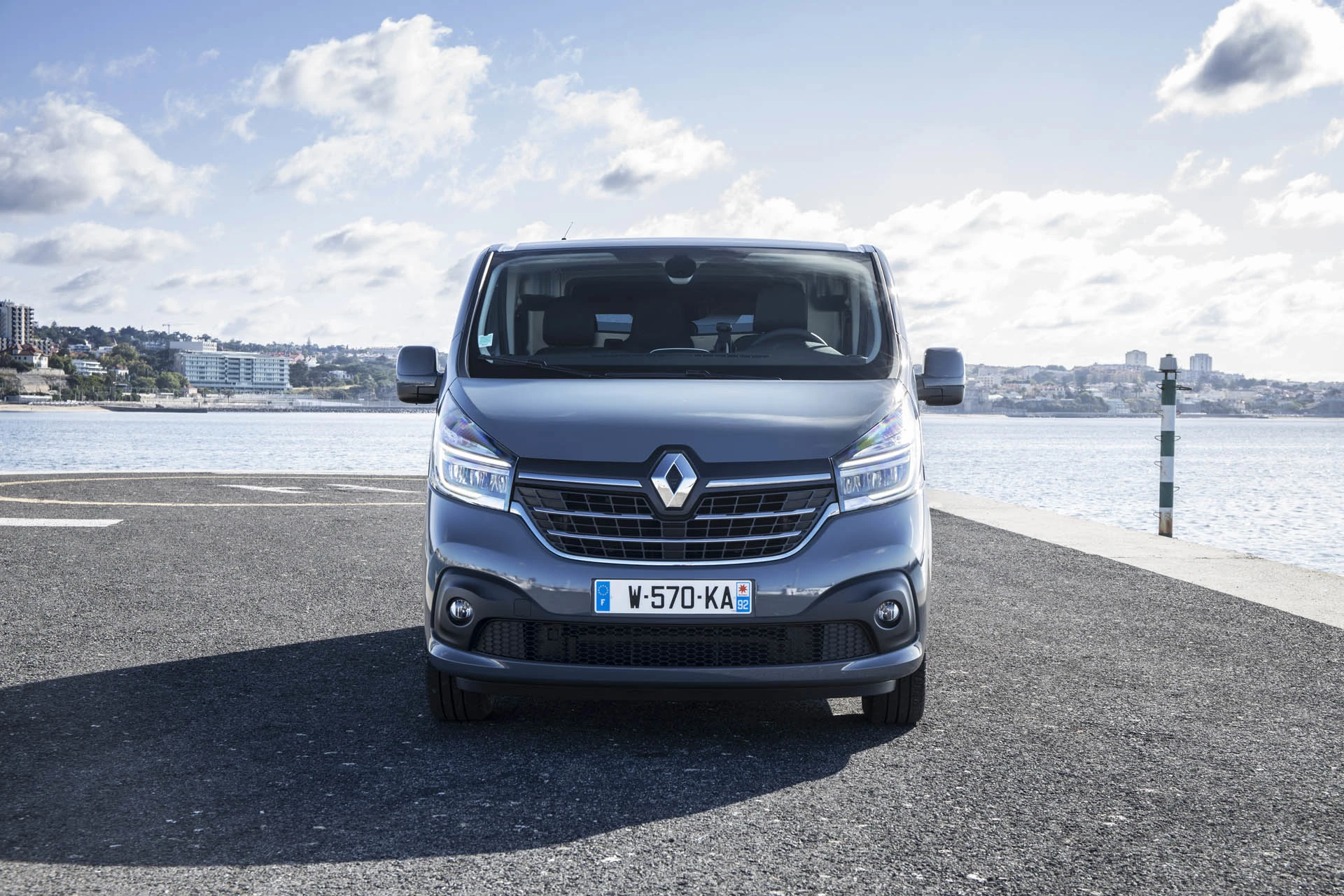 9 2019 New Renault TRAFIC Press Tests In Portugal