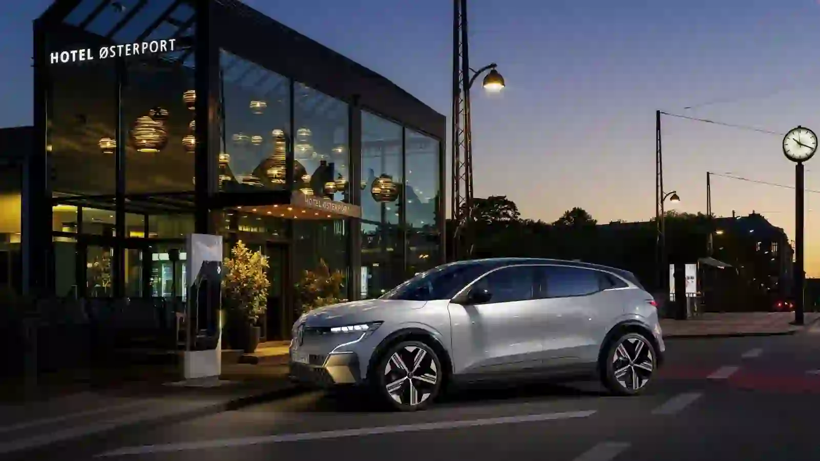 Renault Megane ElectricRummelighed, fleksibilitet og en nydelsesfuld kørekomfort er bare tre af de parametre, som du får ved at vælge den sm