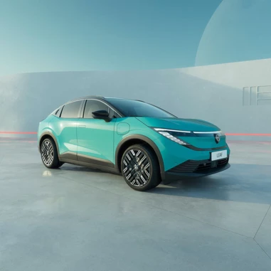 Nissan LEAF 2025 Skraa Nede