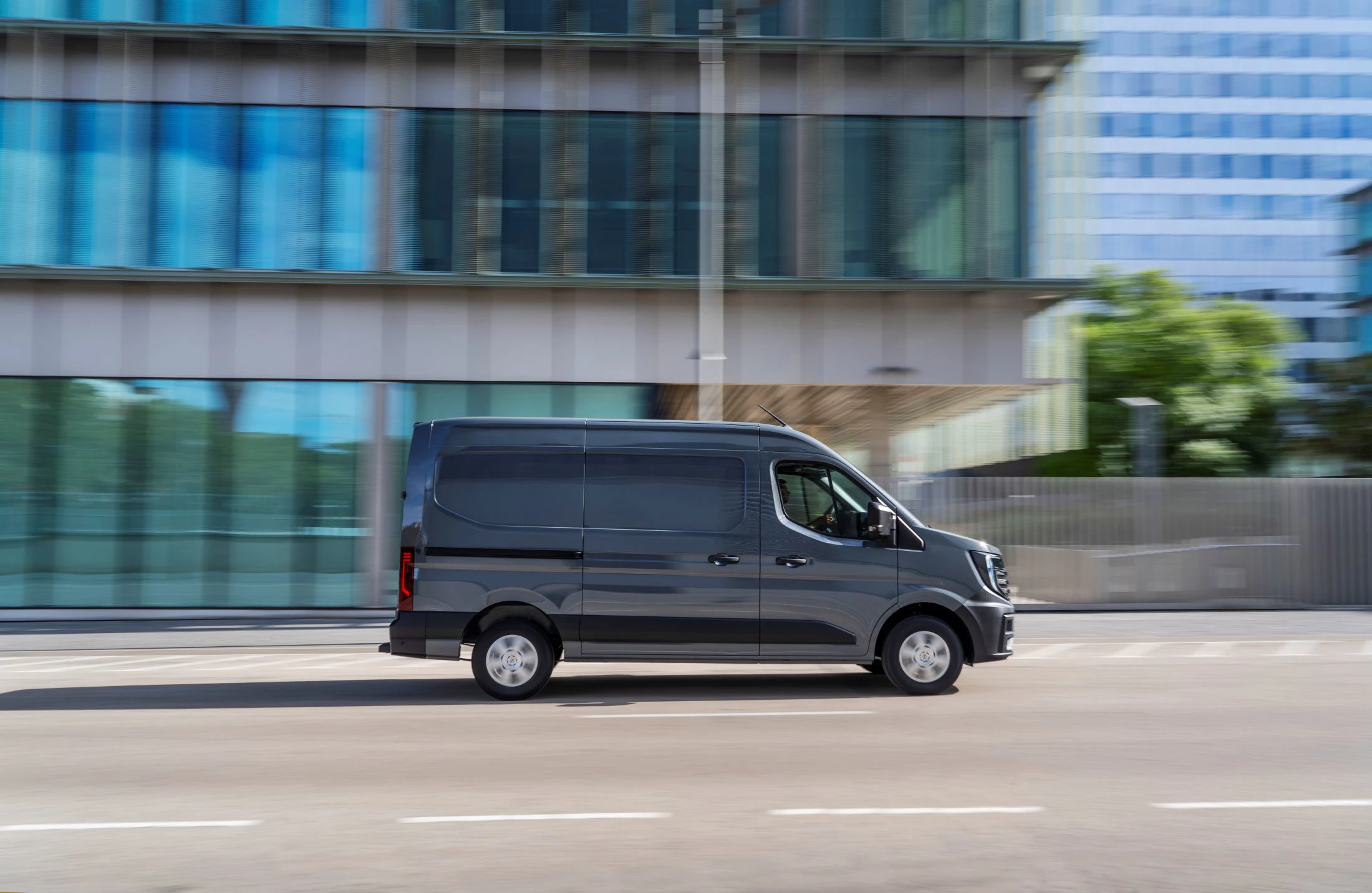 Nissan Interstar 2025 Koerende Side