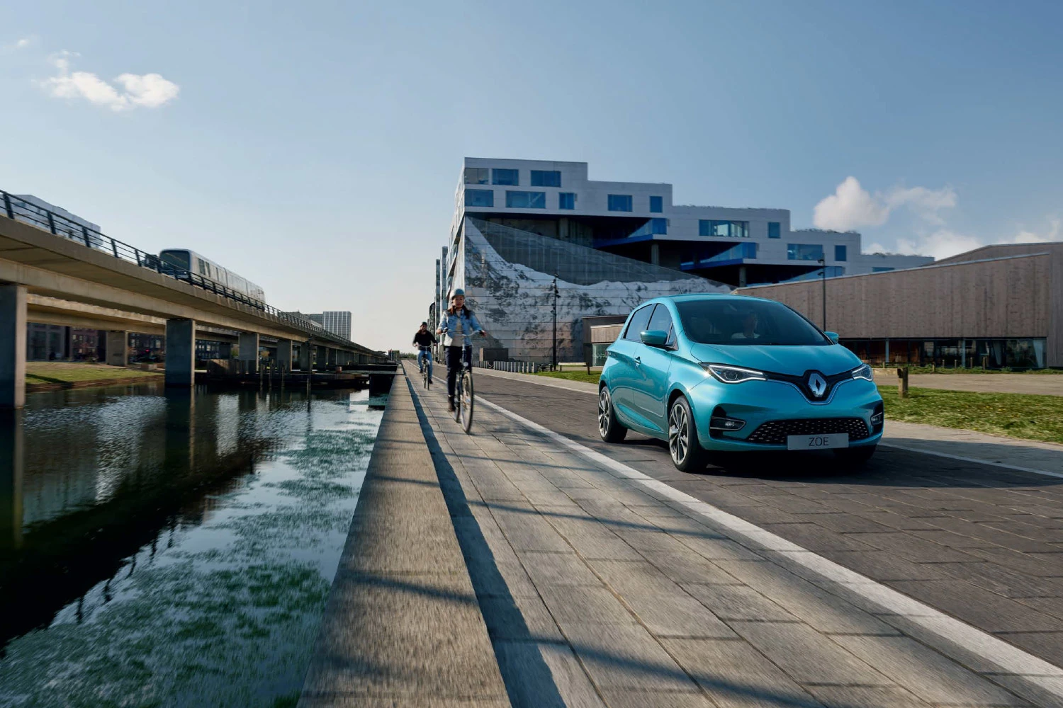 Renault Zoe Header