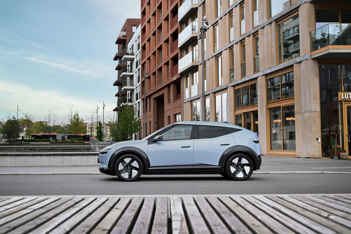 Hyundai IONIQ 3 2026 Parkeret Side